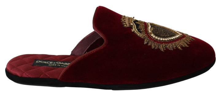 Dolce &amp; Gabbana – Pantoletten aus rotem Samt mit Stickerei