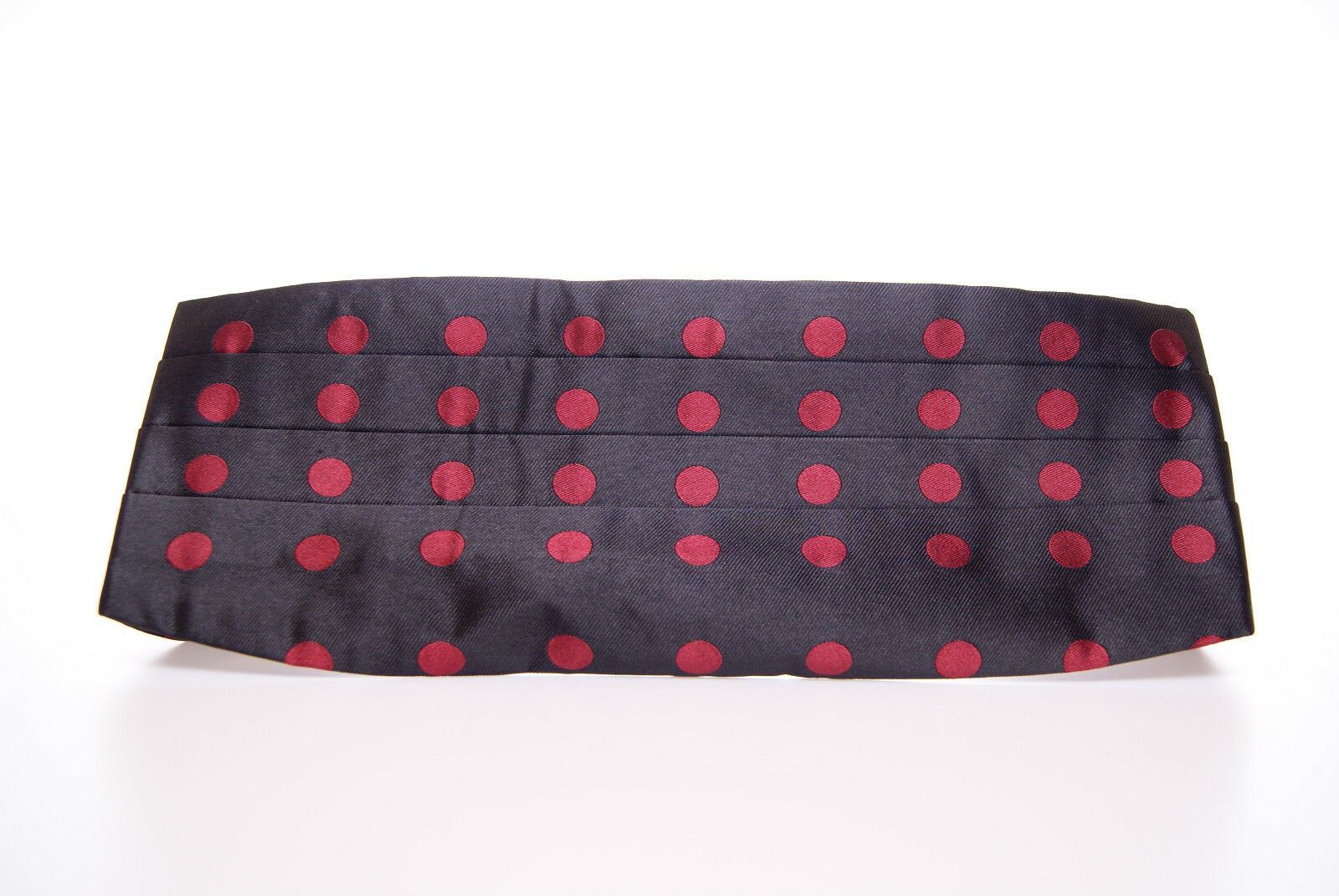 Dolce &amp; Gabbana Exquisiter schwarzer Seidenkummerbund mit roten Punkten