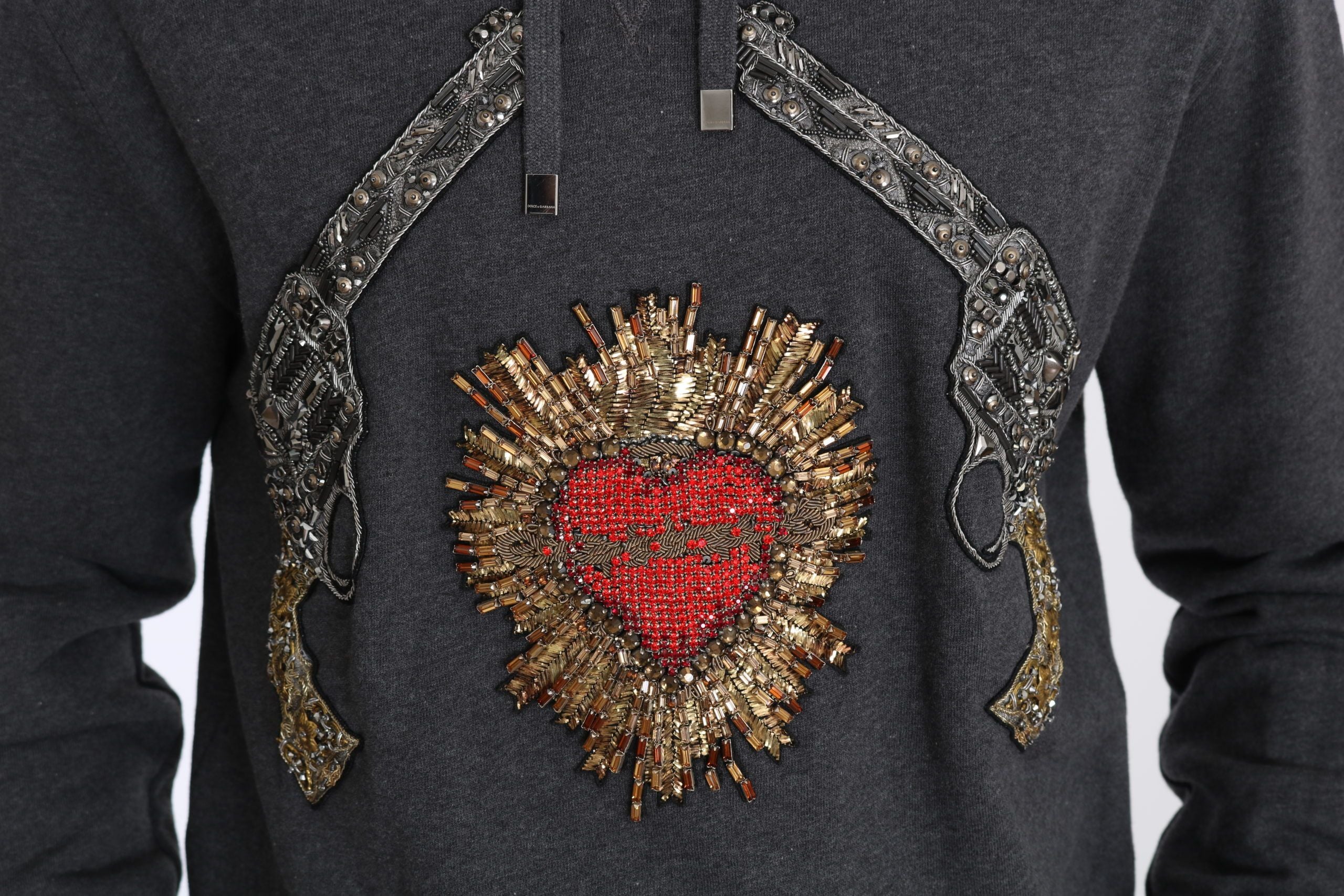 Dolce &amp; Gabbana – Grauer Pullover mit Kristallherz-Pistolenmotiv
