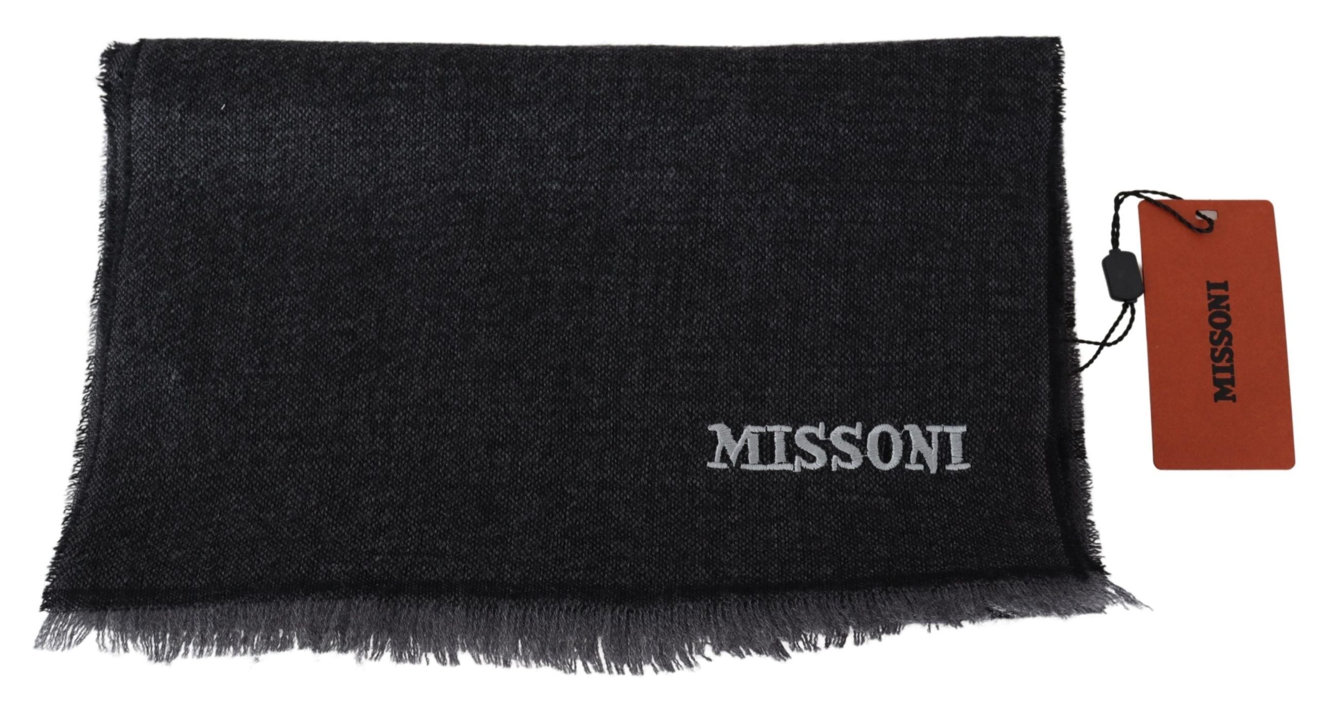 Eleganter Wollschal von Missoni mit charakteristischen Streifen
