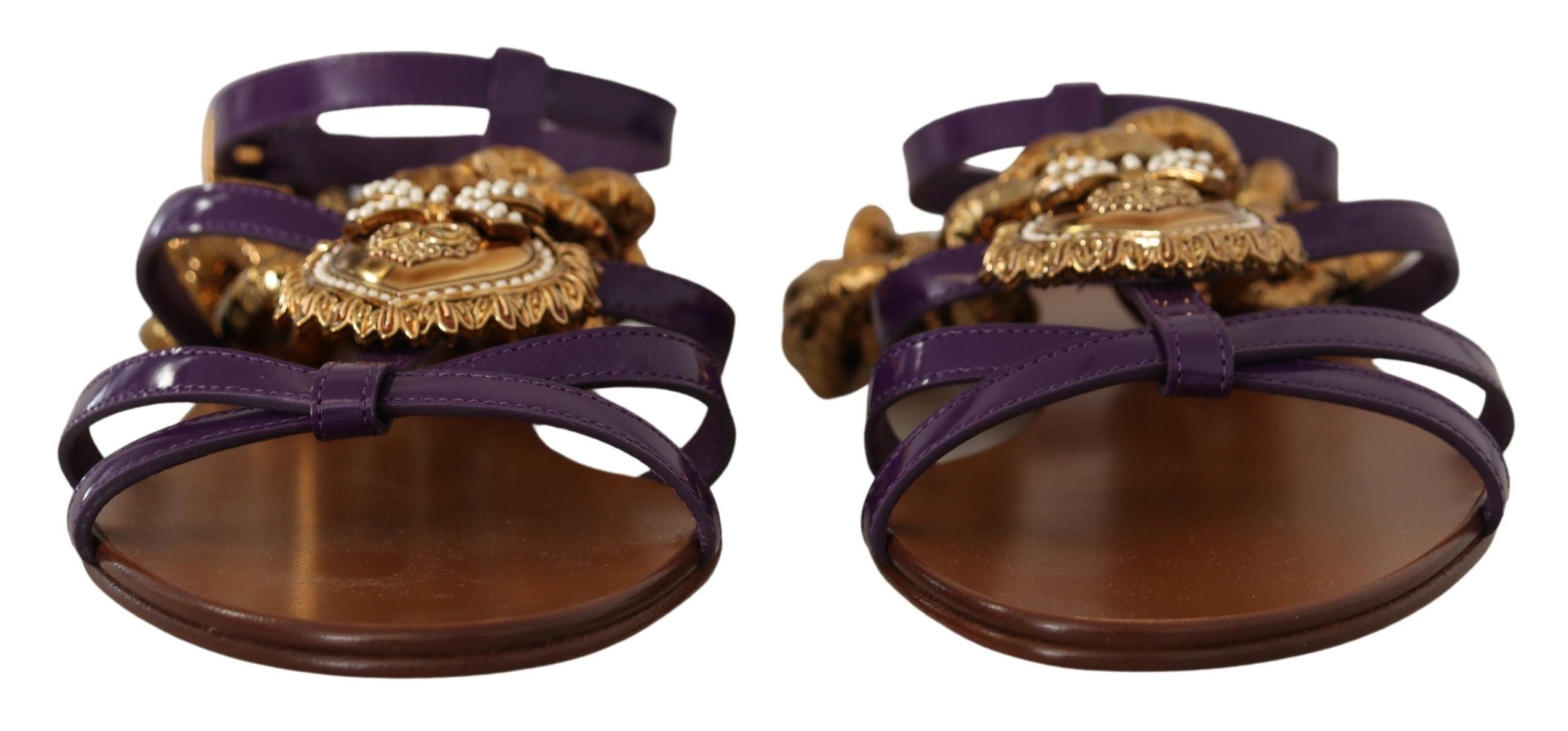Dolce &amp; Gabbana – Lilafarbene Gladiator-Schuhe mit Herzkette