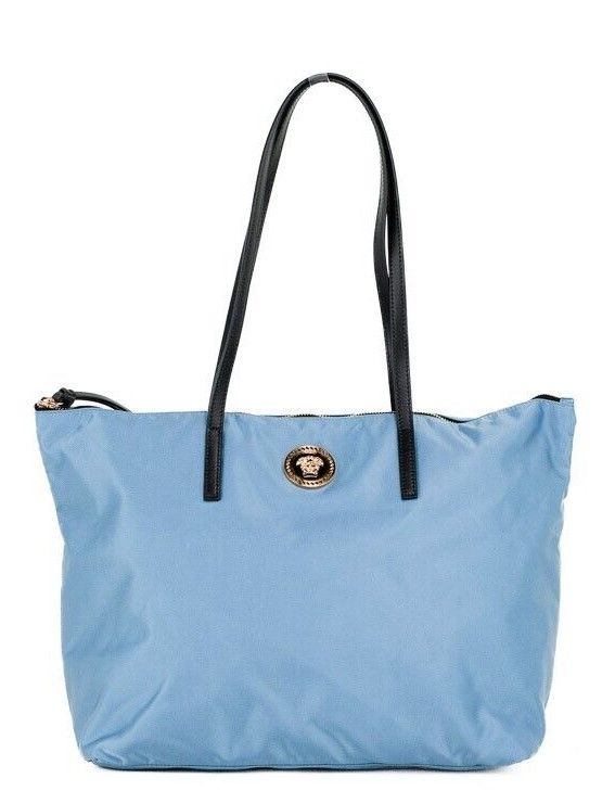 Versace Portuna Medusa, mittelgroße Tragetasche aus Nylon und Leder in Kornblumenblau