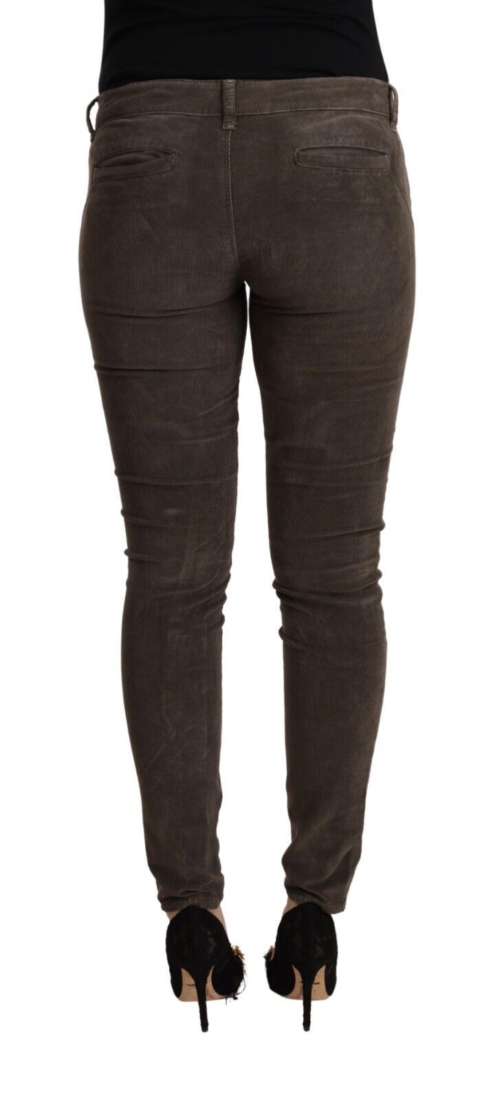Acht Chic Slim Fit Röhrenjeans in Braun