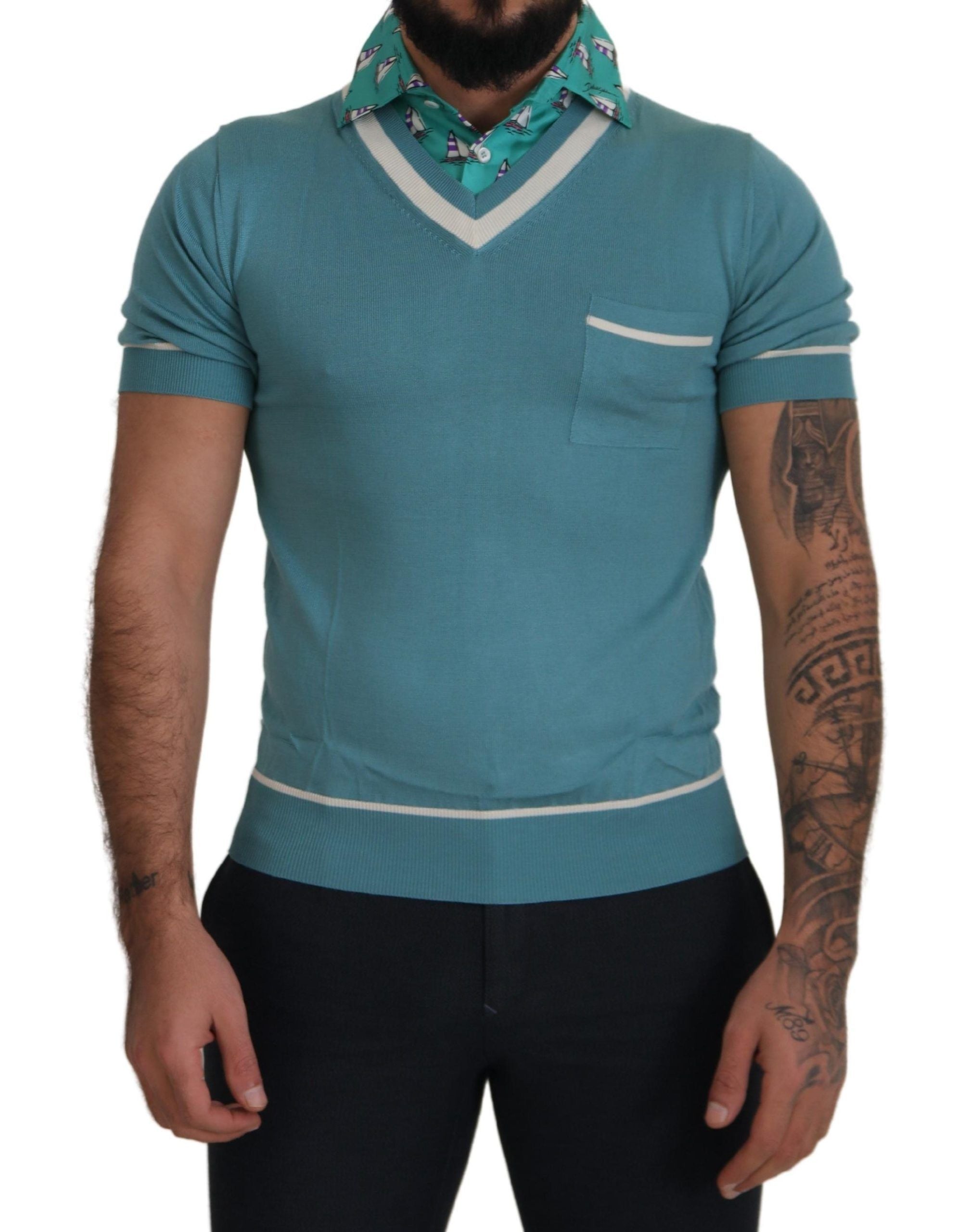 Dolce &amp; Gabbana – Elegantes Poloshirt aus Seide mit U-Boot-Kragen-Print