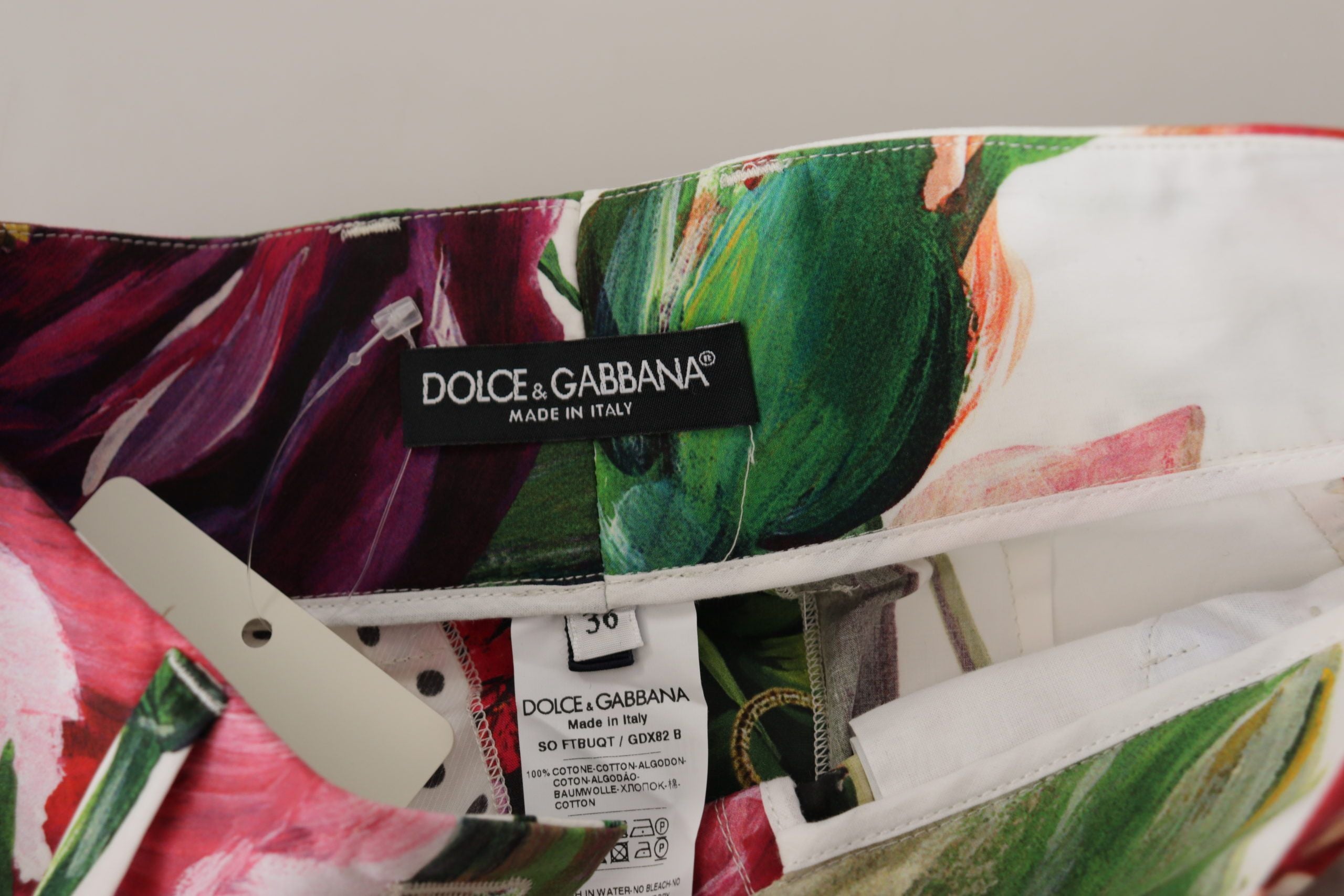 Dolce &amp; Gabbana – Mehrfarbige Shorts mit hoher Taille und Majolika-Blumenmuster