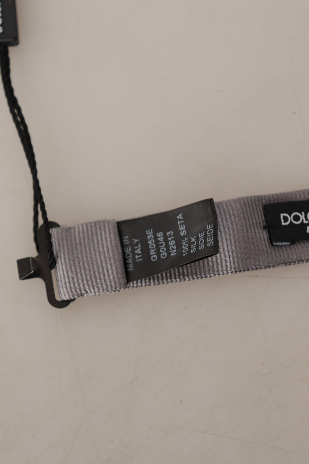 Dolce &amp; Gabbana Elegante graue Seidenfliege