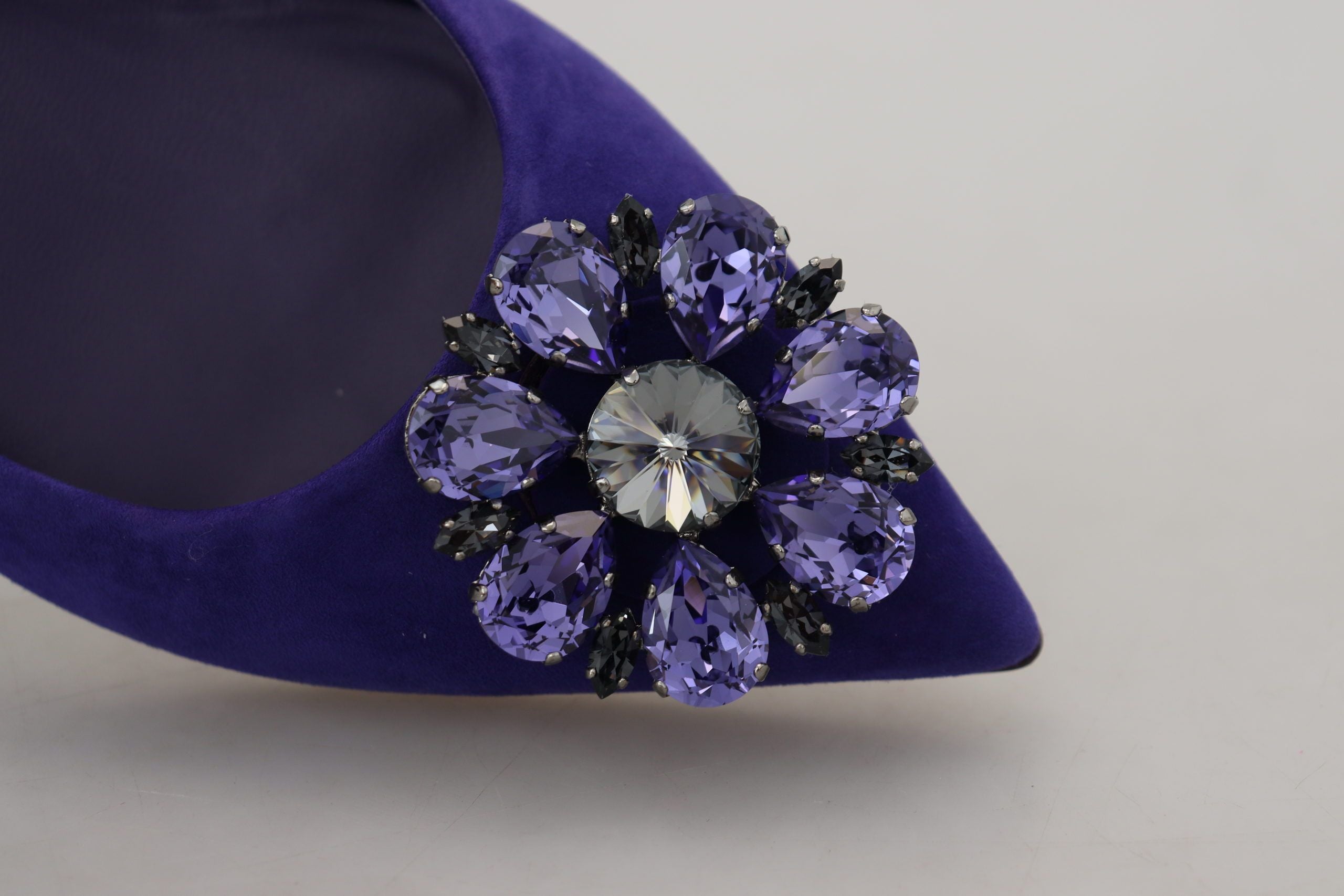 Dolce &amp; Gabbana – Verzierte Ballerinas aus lila Wildleder mit Kristallen