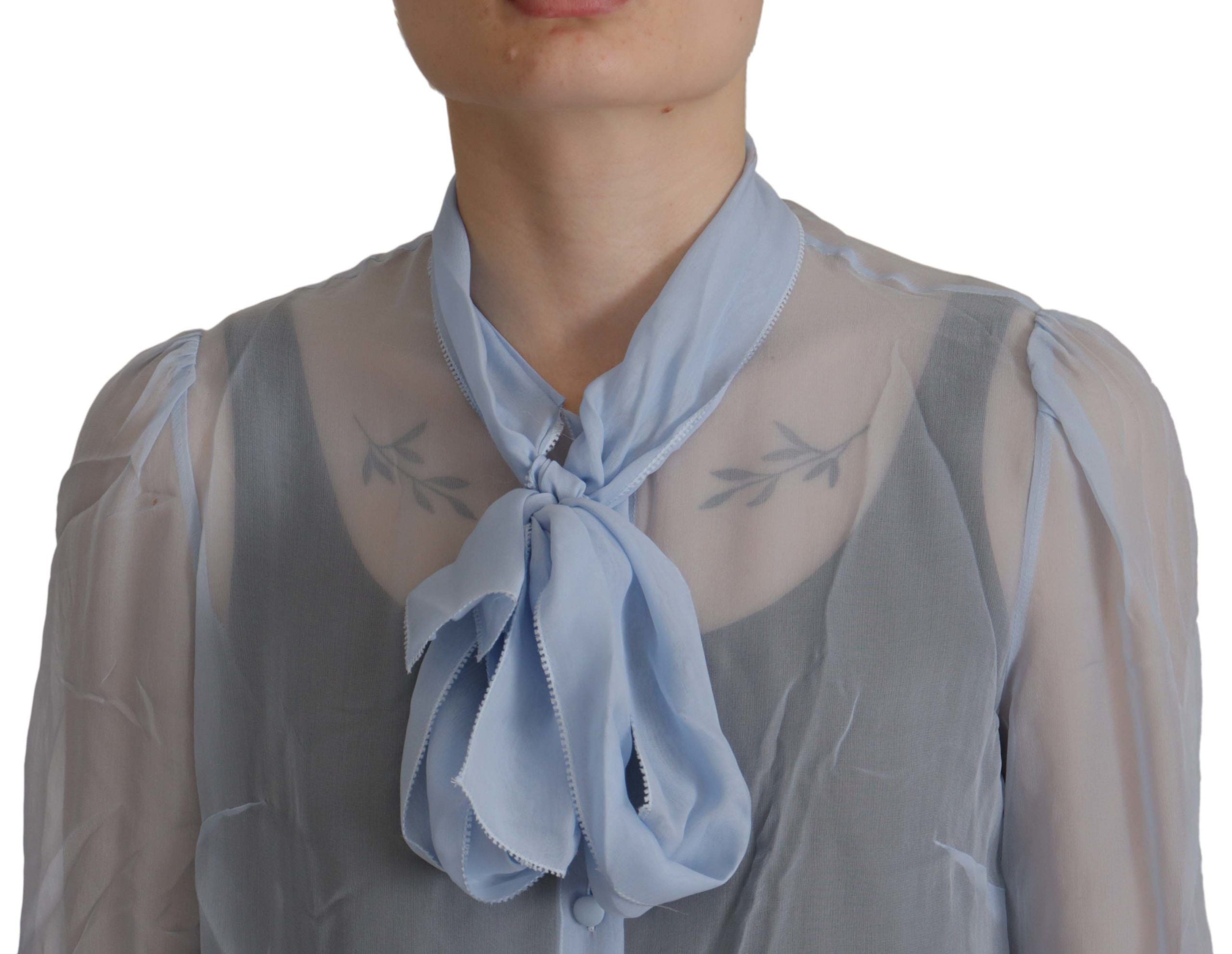 Dolce &amp; Gabbana – Elegante Seidenbluse mit Ascot-Kragen in Hellblau