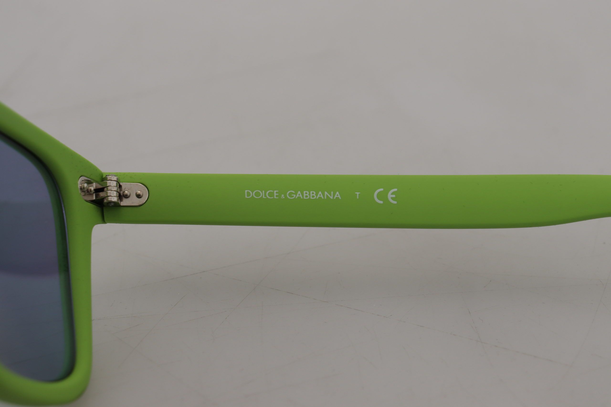 Dolce &amp; Gabbana – Schicke Sonnenbrille mit Vollrand in Säuregrün