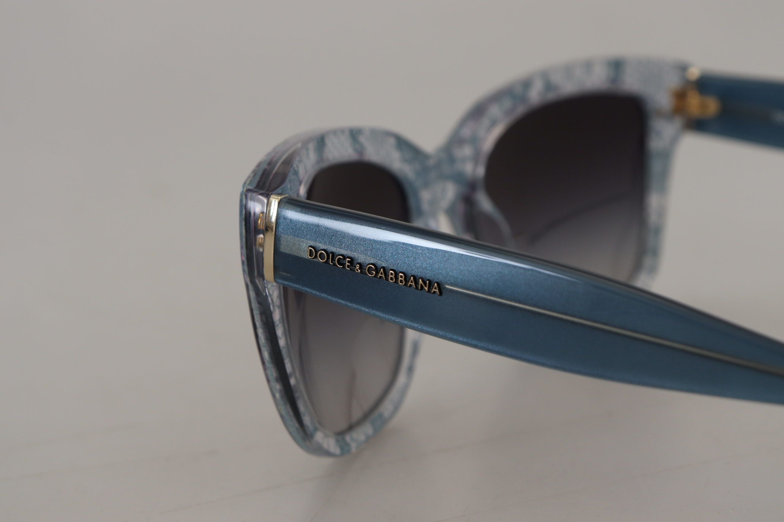 Dolce &amp; Gabbana – Elegante Damensonnenbrille mit sizilianischer Spitze
