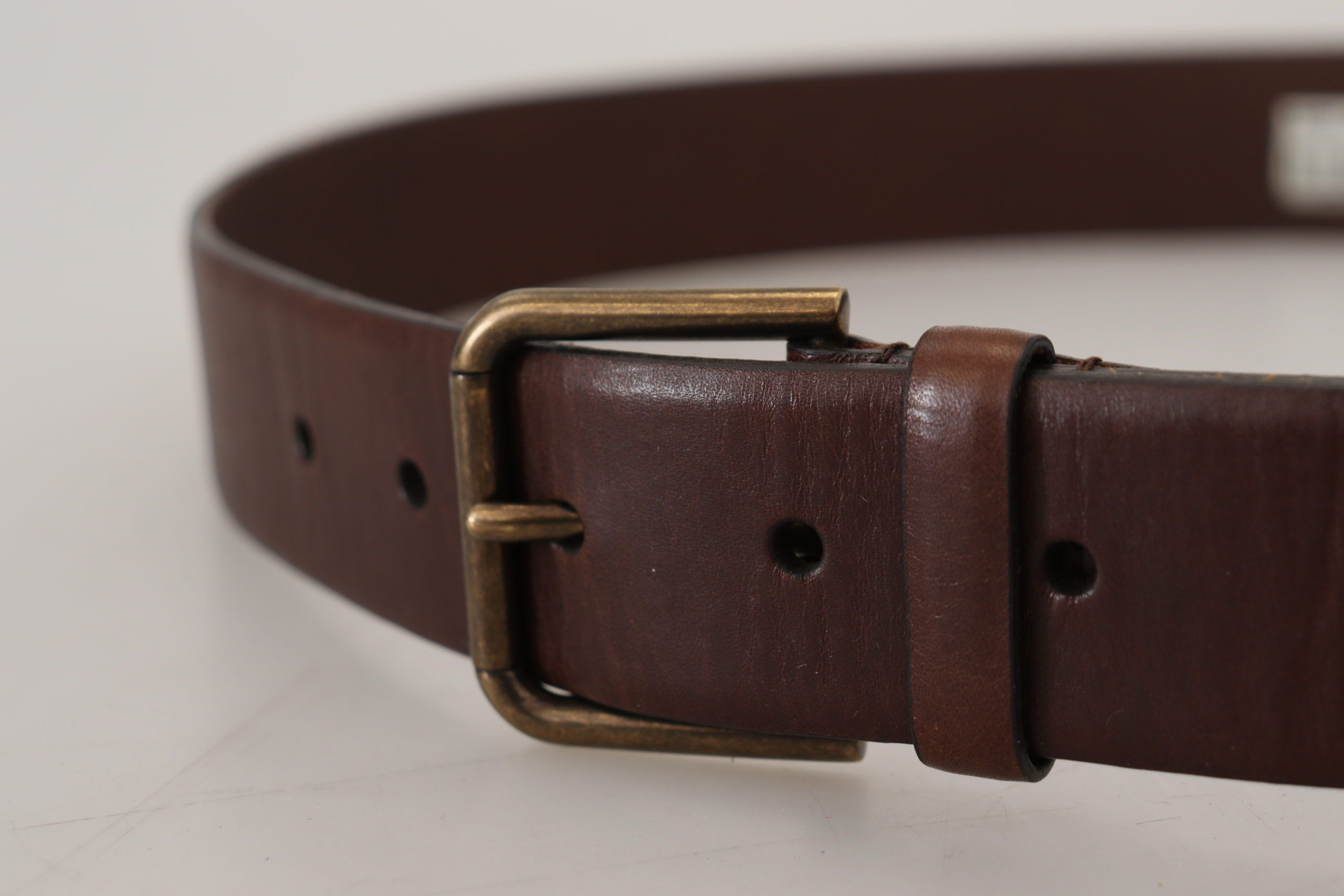 Dolce &amp; Gabbana Eleganter brauner Ledergürtel mit Metallschnalle