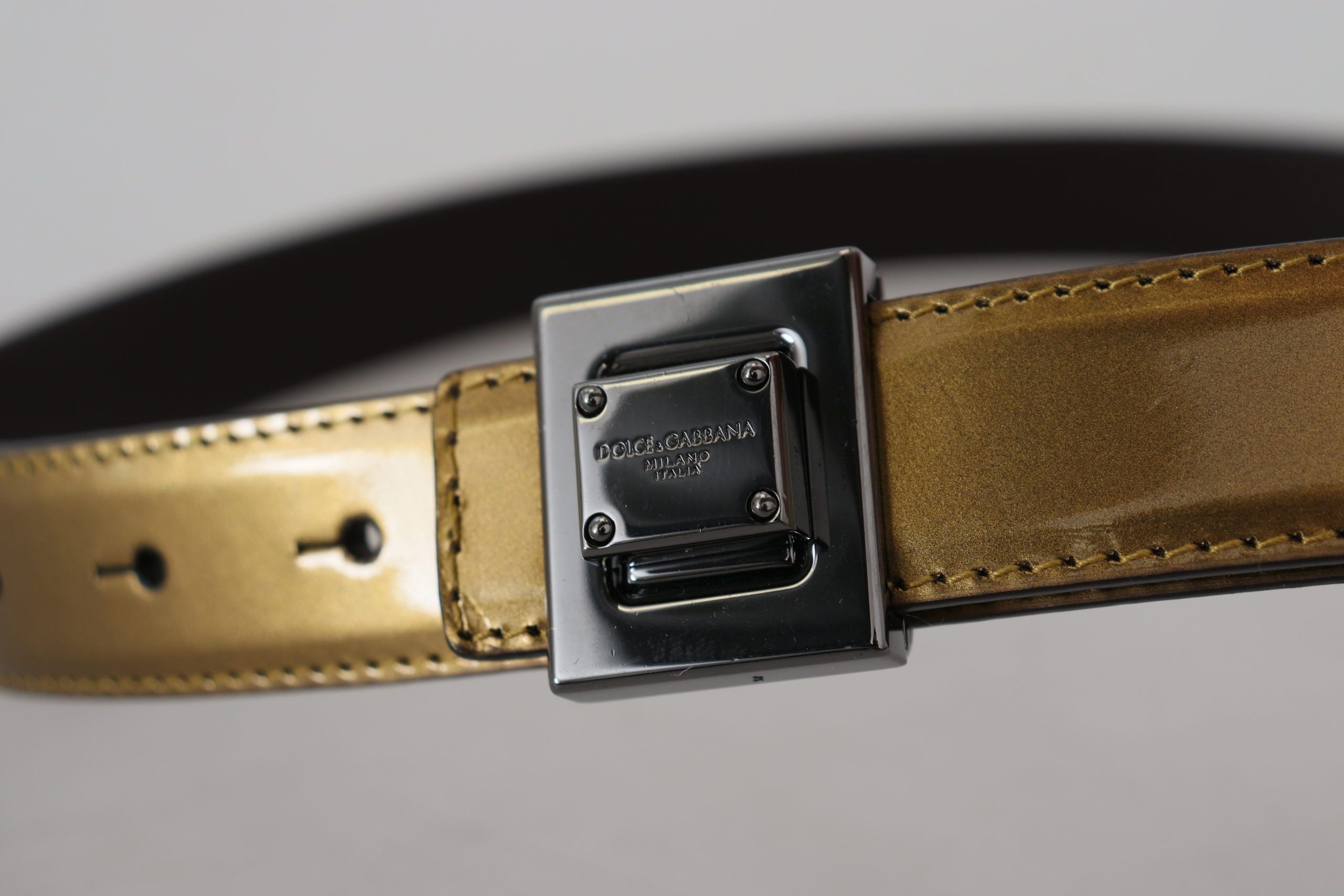 Dolce &amp; Gabbana – Goldfarbener Ledergürtel mit quadratischer Schnalle