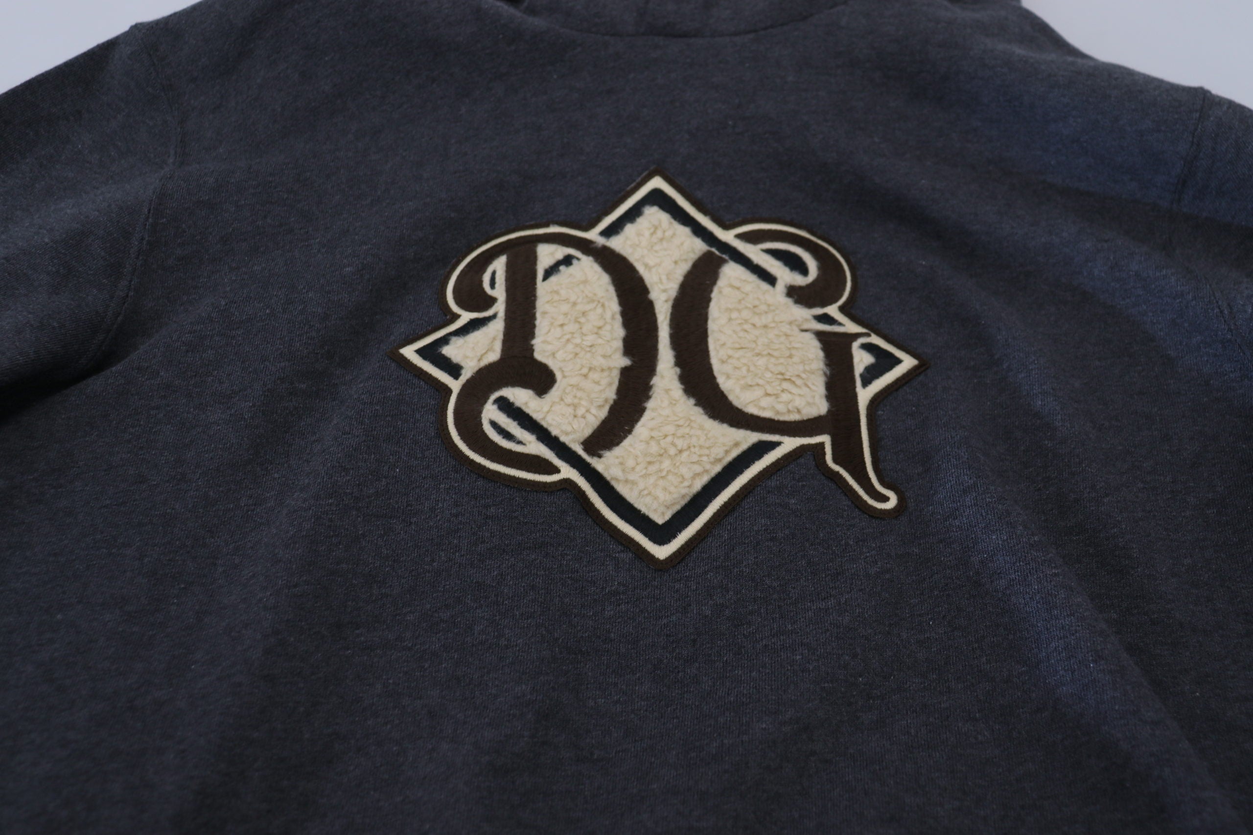 Dolce &amp; Gabbana Elegantes graues Kapuzensweatshirt aus Baumwolle
