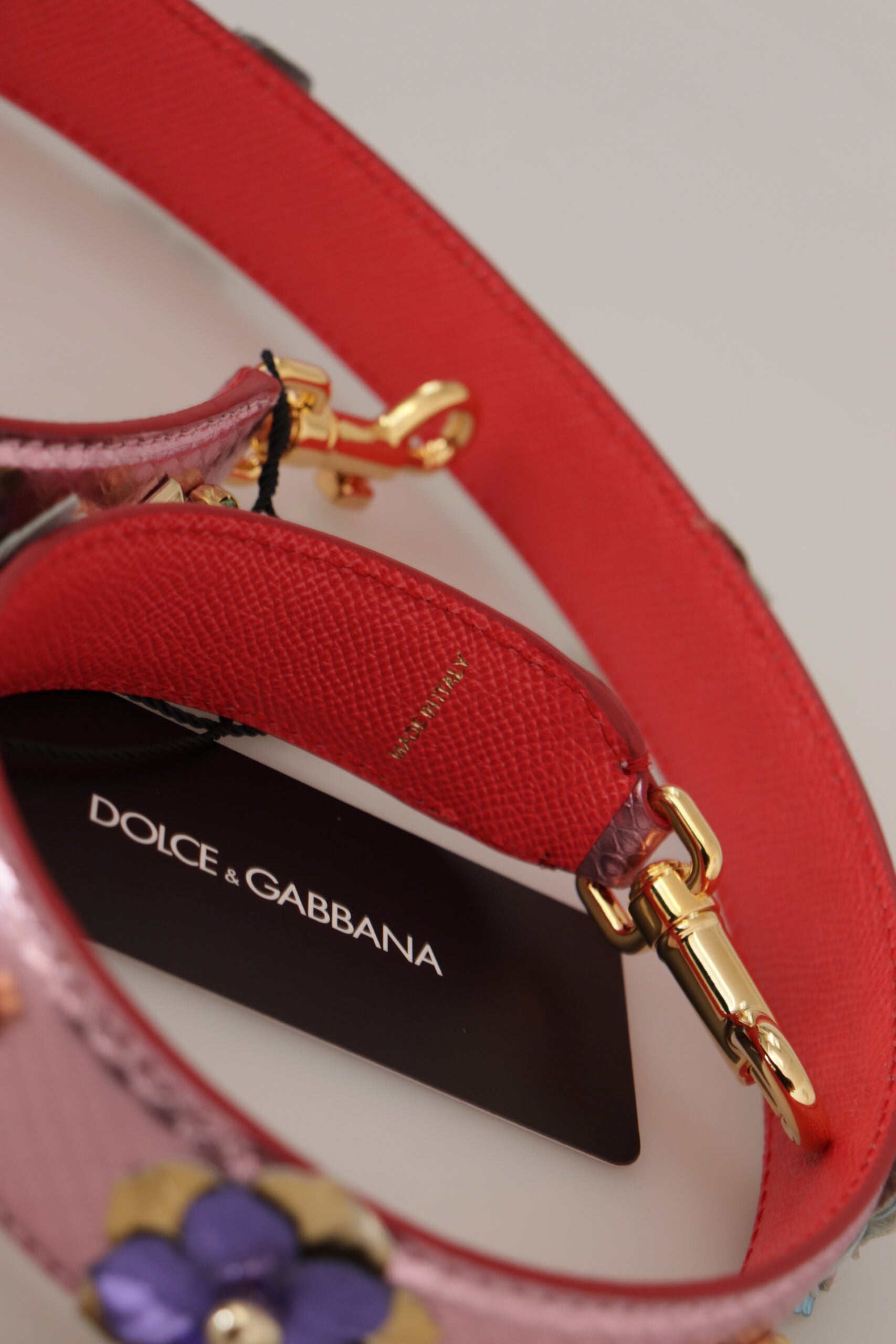 Dolce &amp; Gabbana Eleganter Schultergurt aus metallischem rosa Leder