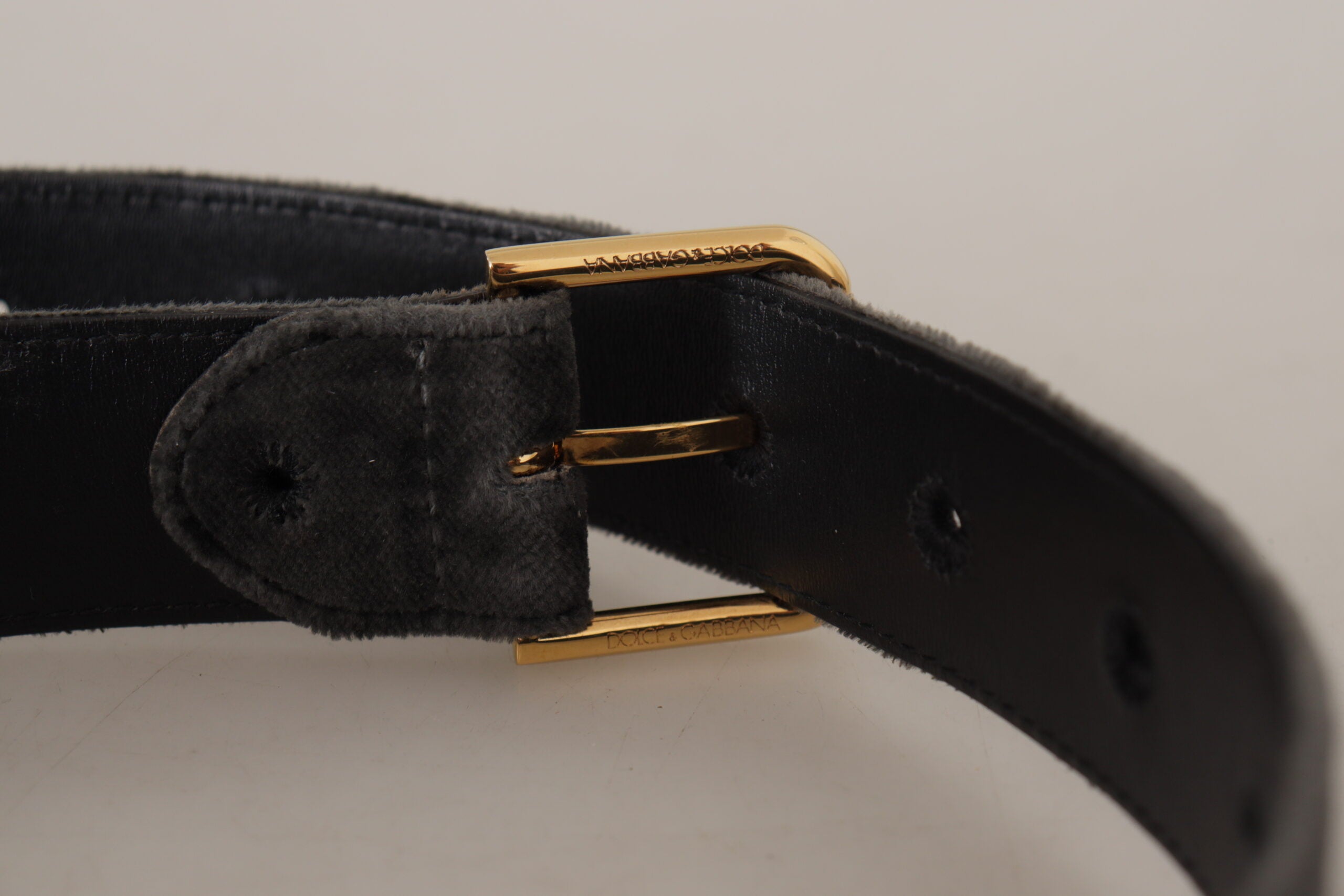 Dolce &amp; Gabbana Eleganter Samtgürtel mit gravierter Schnalle