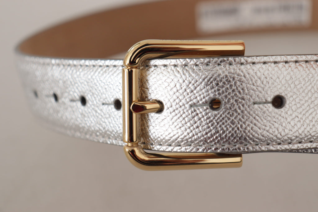Dolce &amp; Gabbana Eleganter silberner Ledergürtel mit gravierter Schnalle