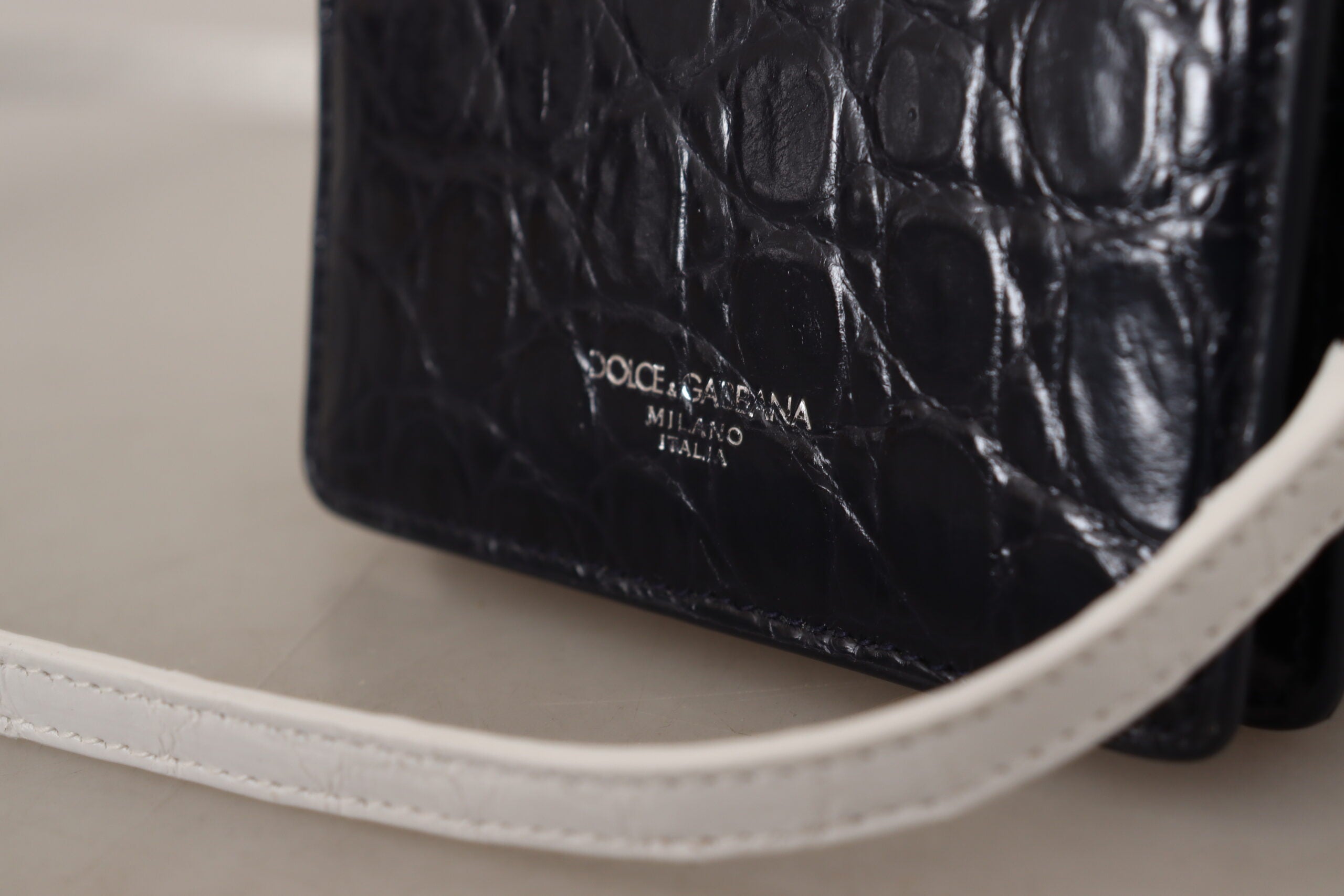 Dolce &amp; Gabbana – Zweifach faltbare Geldbörse aus exotischem Leder mit Riemen, Blau