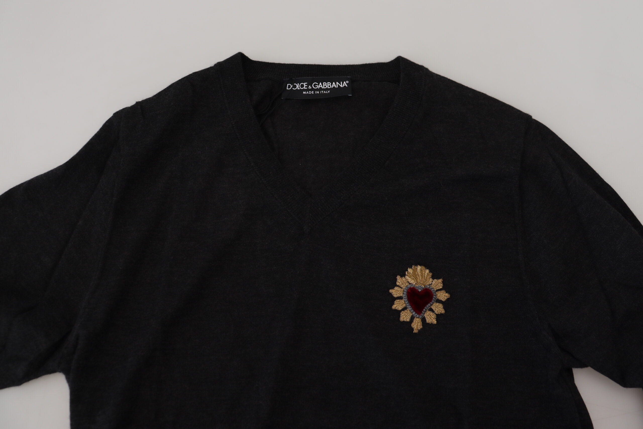Dolce &amp; Gabbana Kaschmirpullover mit V-Ausschnitt und Herzstickerei