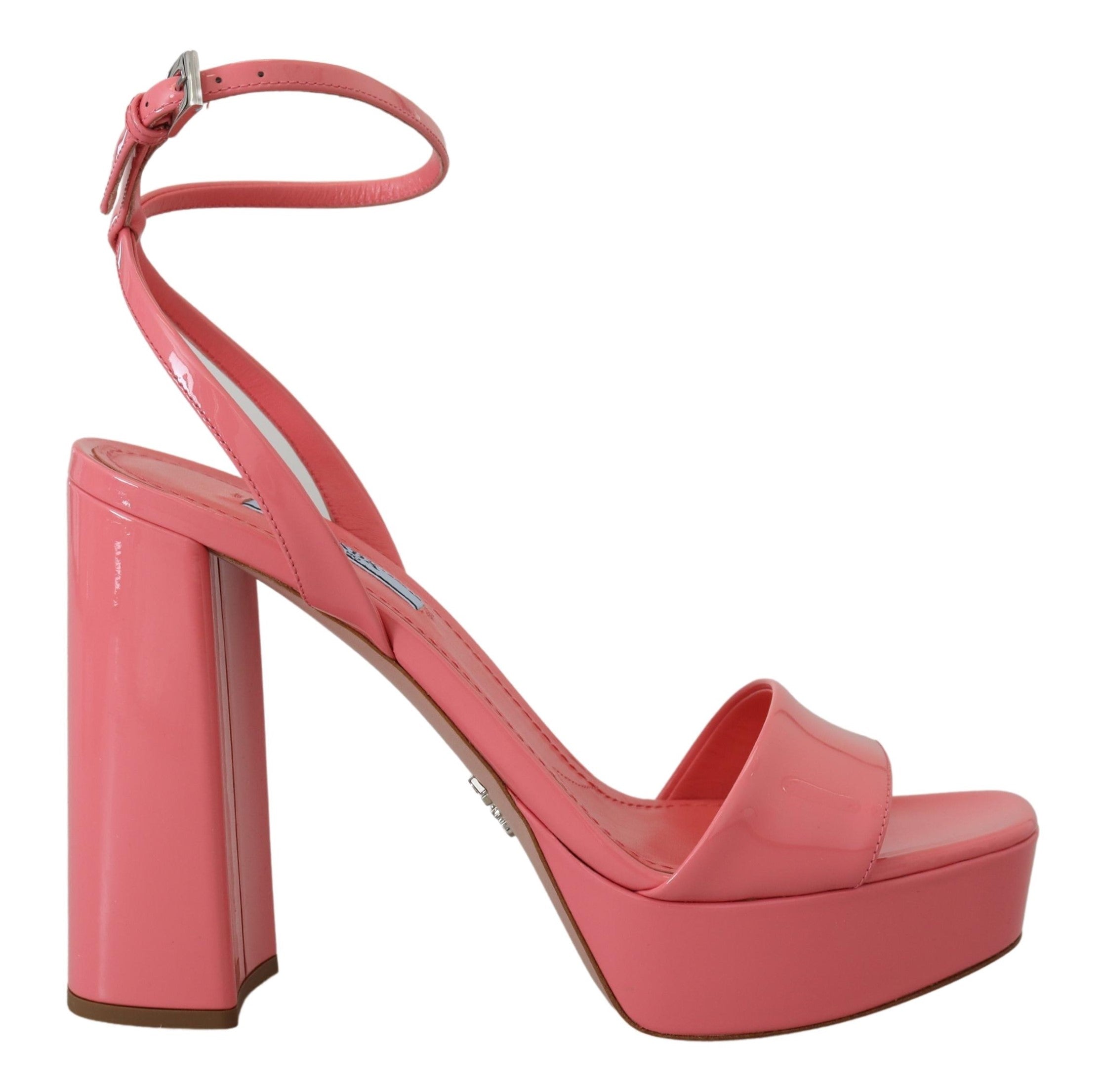Prada Chic Plateausandalen aus rosa Lackleder