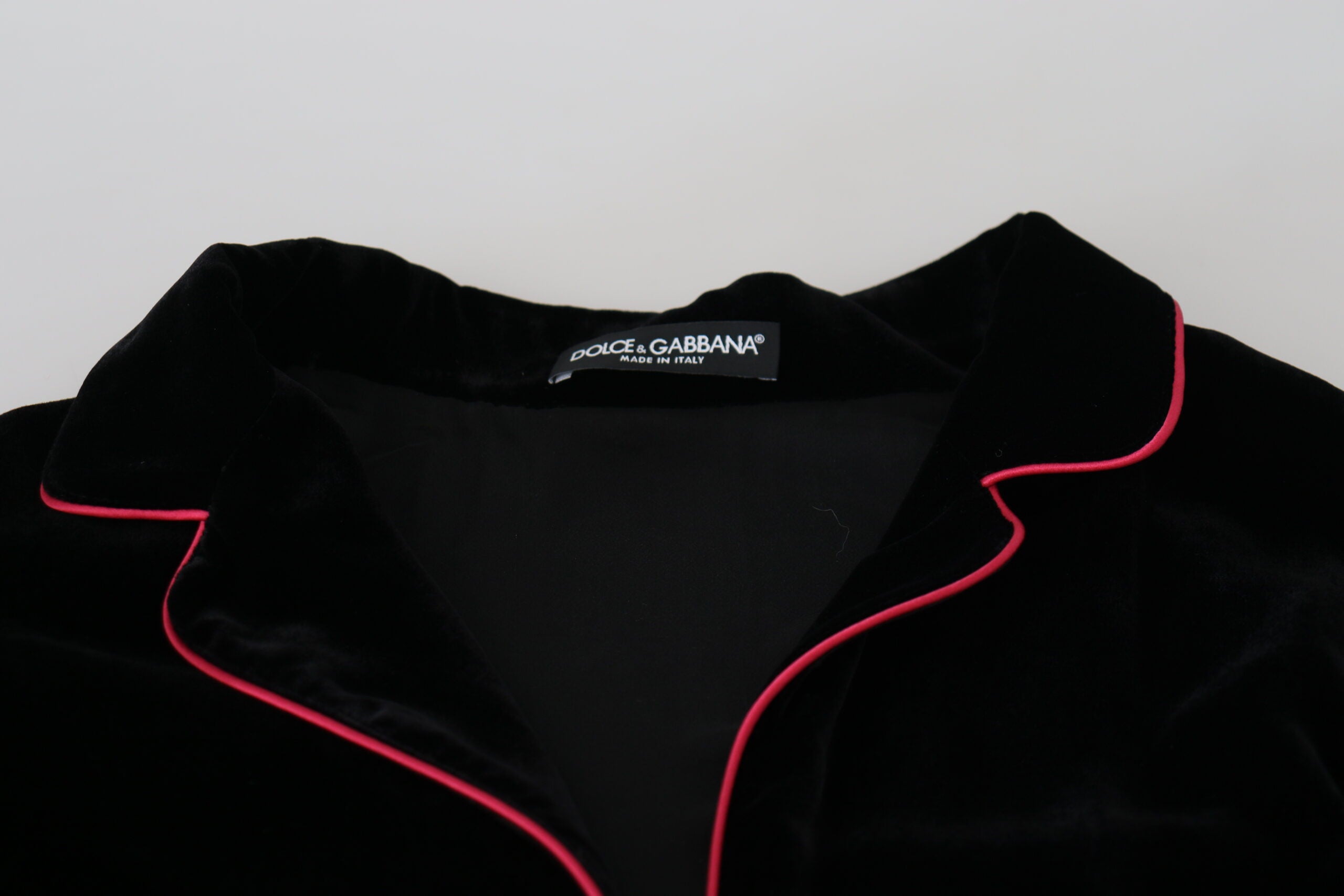 Dolce &amp; Gabbana Elegante schwarze Jacke aus Seidenmischung mit Taillengürtel