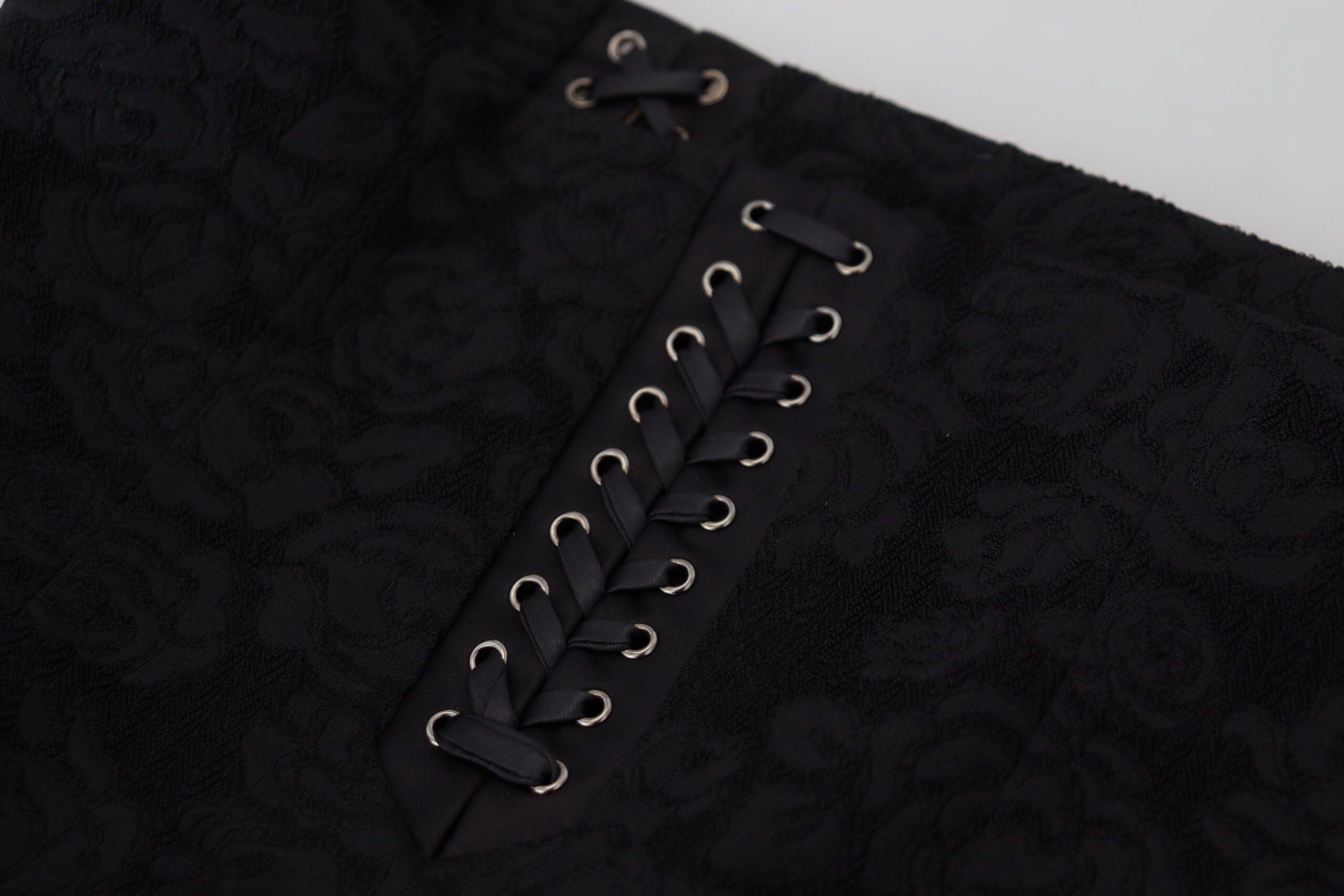 Dolce &amp; Gabbana Eleganter schwarzer Rock mit hoher Taille und Seidenfutter