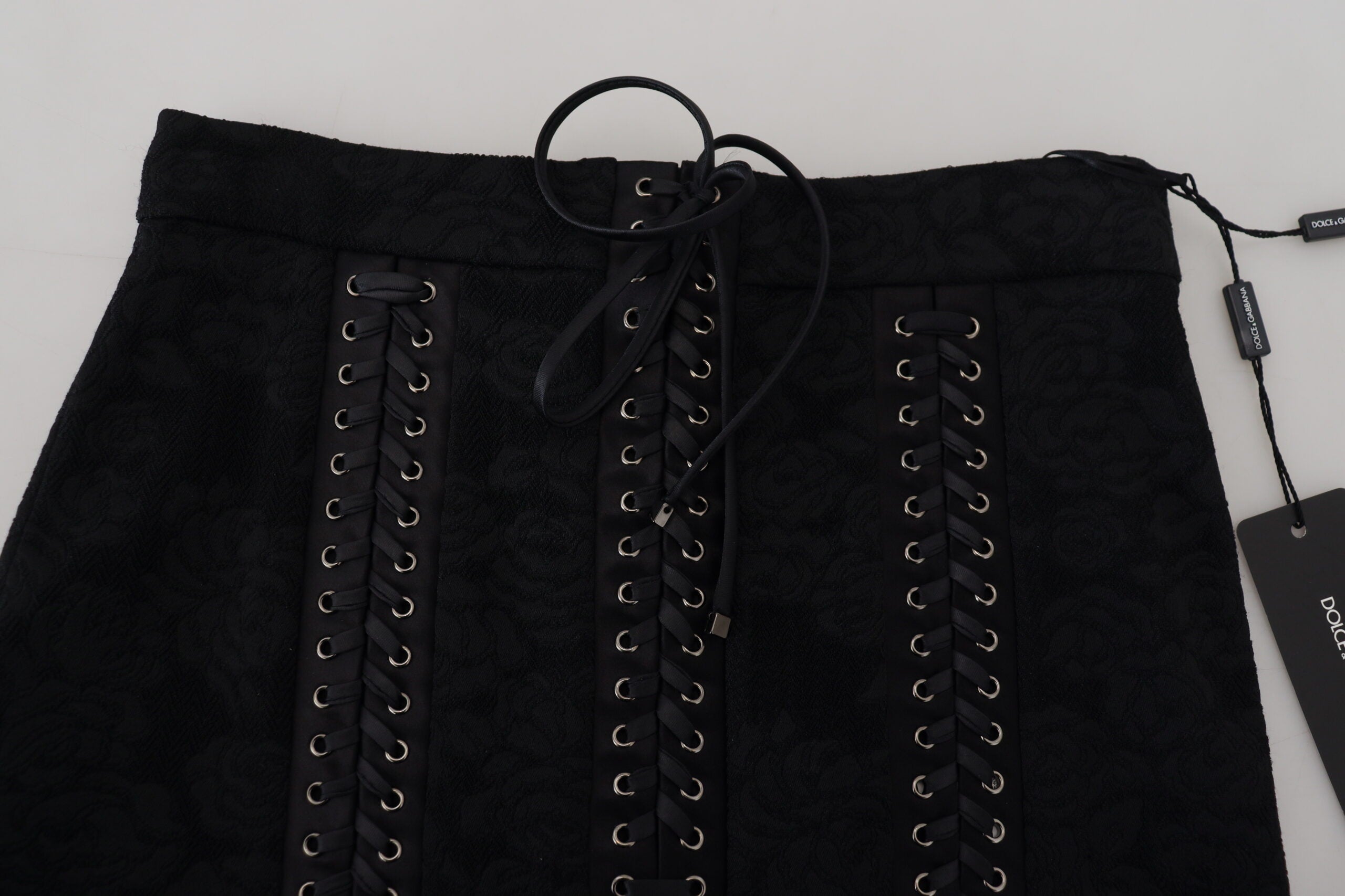 Dolce &amp; Gabbana Eleganter schwarzer Rock mit hoher Taille und Seidenfutter
