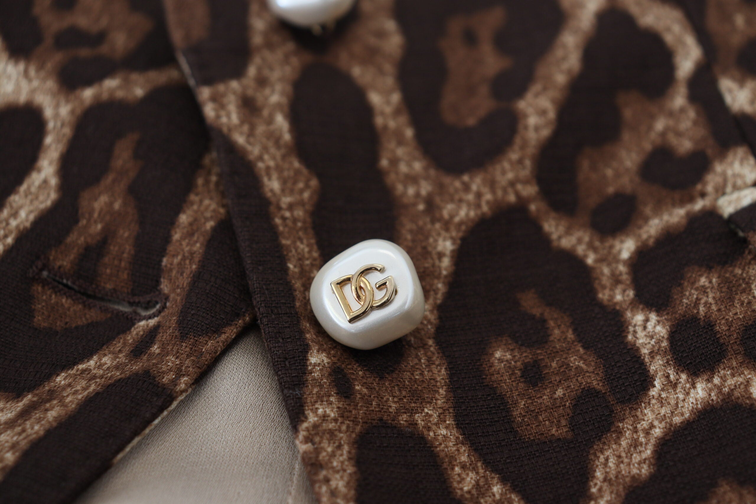 Dolce &amp; Gabbana – Hoch taillierter Minirock mit Leopardenmuster