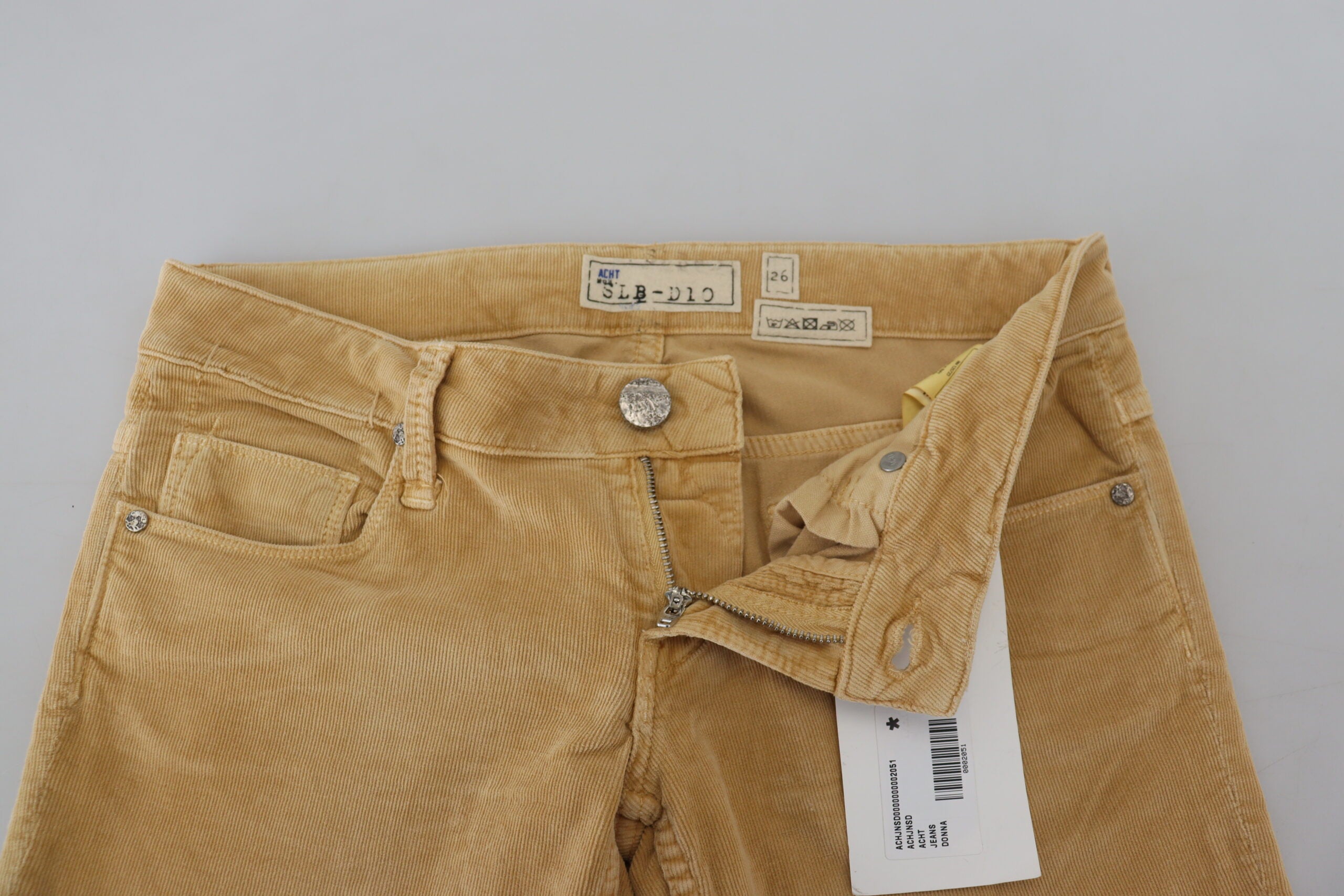Acht Chic – Enge Cordhose mit niedriger Taille in Braun