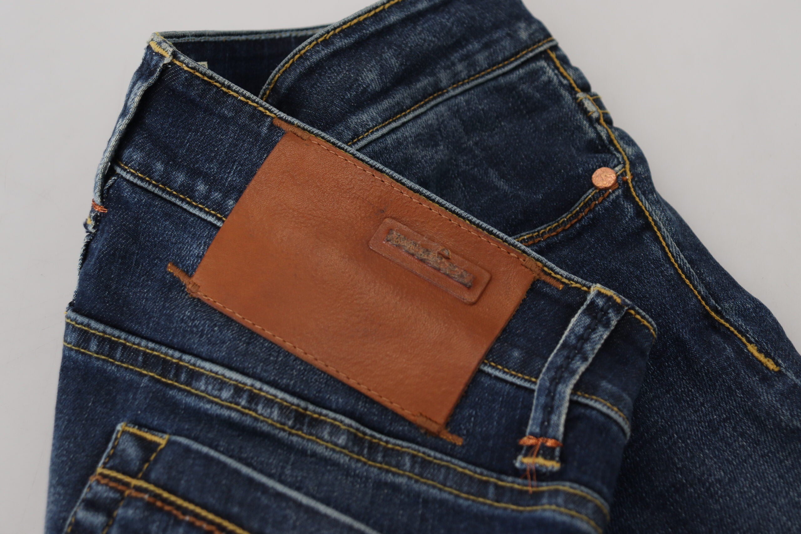 Acht Schicke Skinny Denim mit niedrigerer Taille