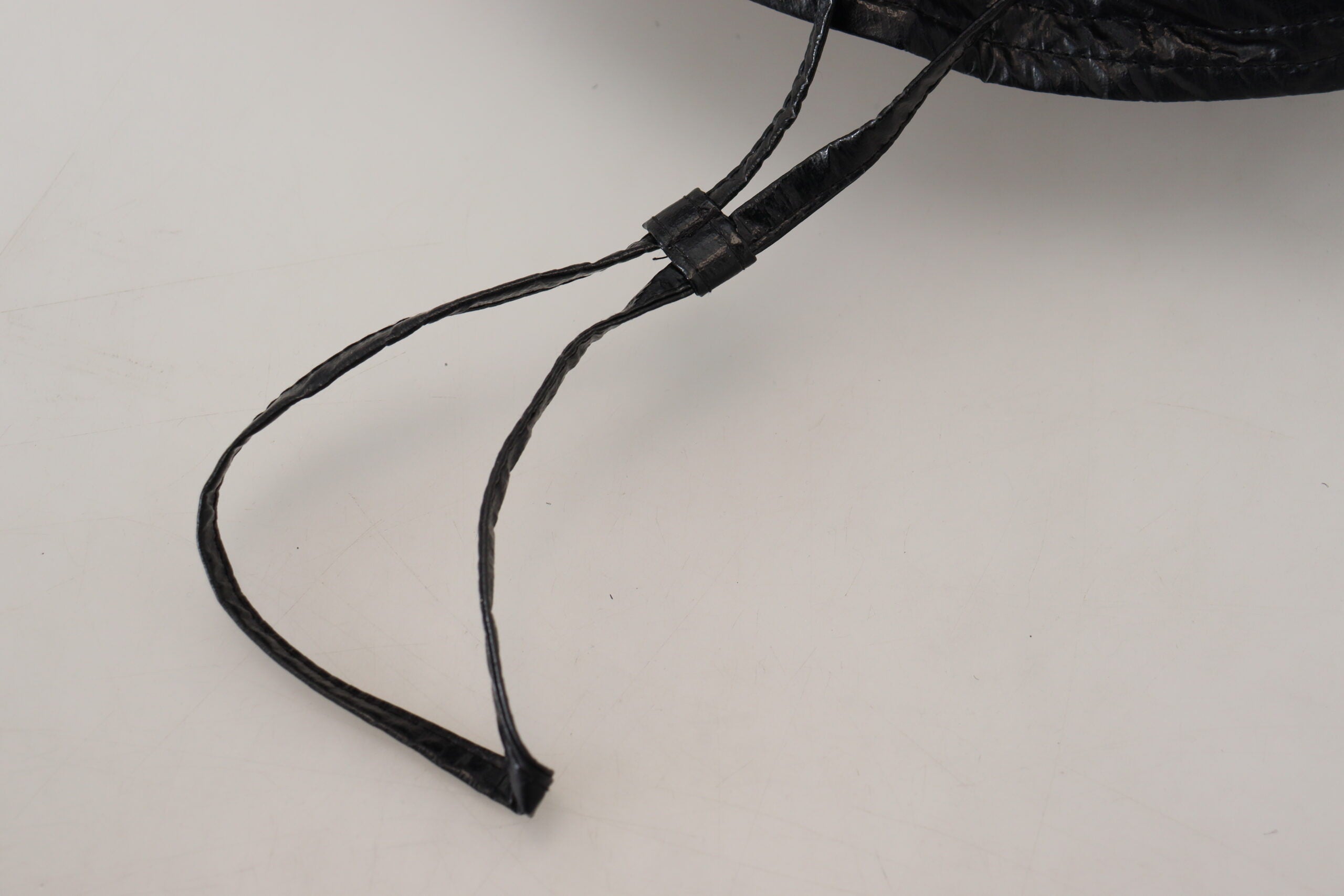 Dolce &amp; Gabbana – Elegante schwarze Bucket Cap mit Logodetail