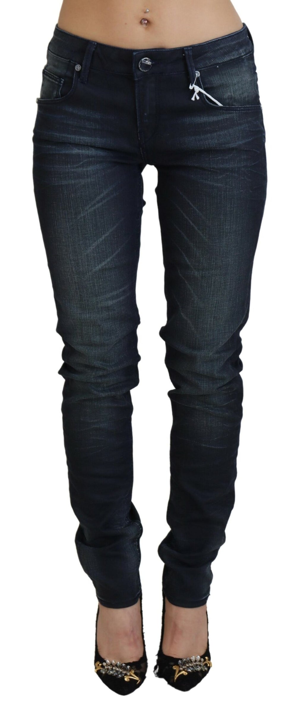 Acht Chic Slim Fit Jeans mit niedriger Taille