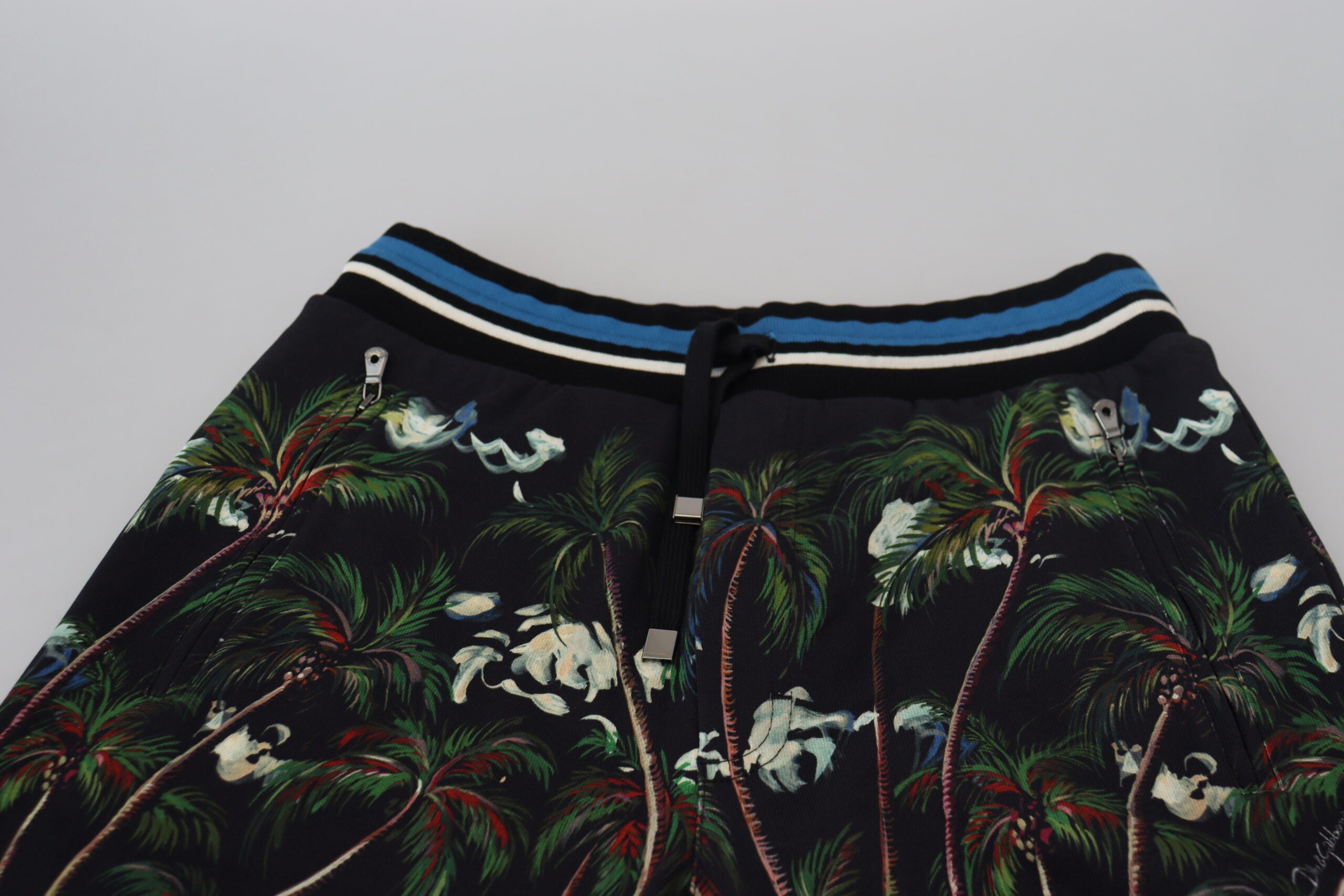 Dolce &amp; Gabbana – Lässige Shorts in Knielänge mit Vulkan-Print