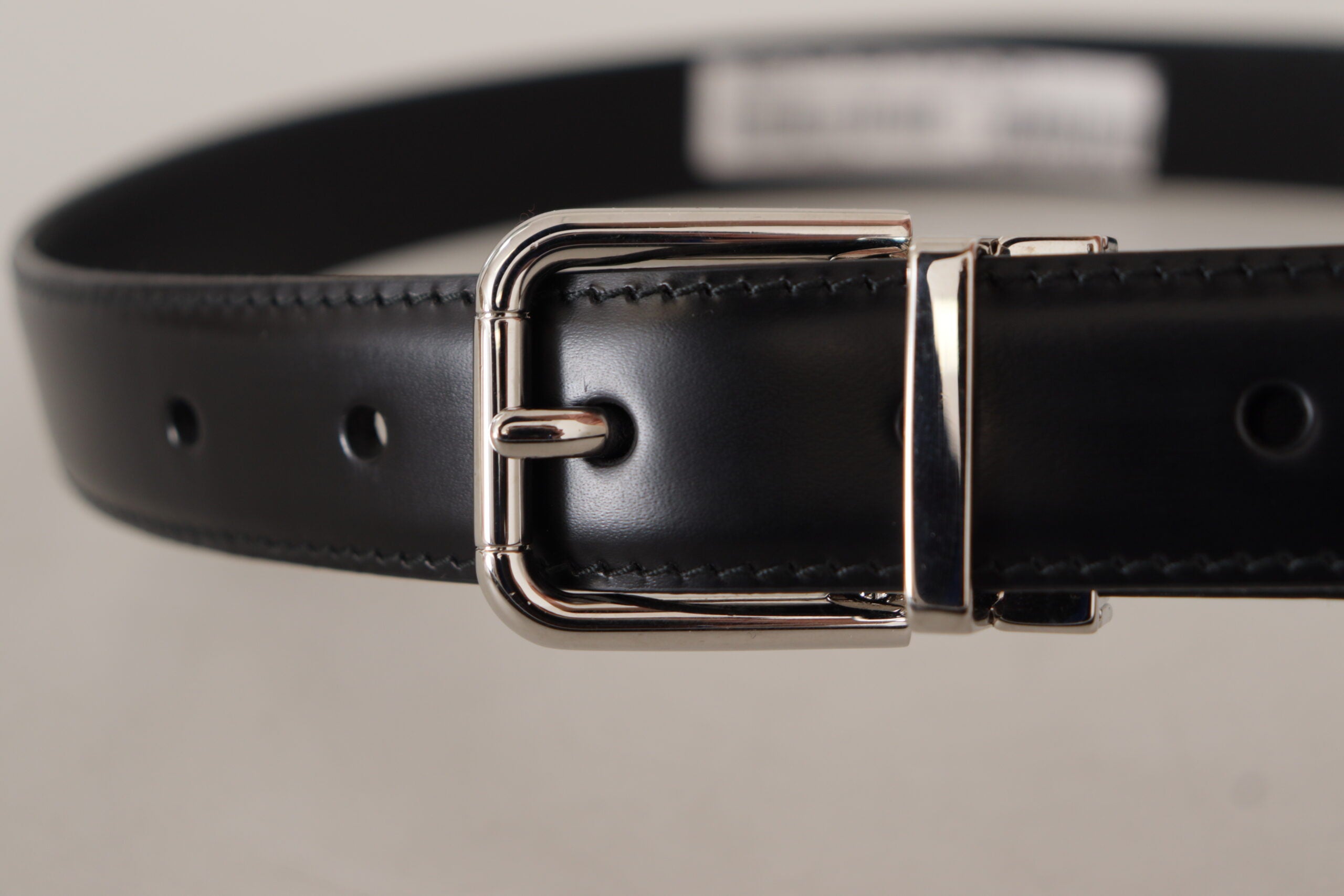 Dolce &amp; Gabbana – Eleganter schwarzer Ledergürtel mit Metallschnalle
