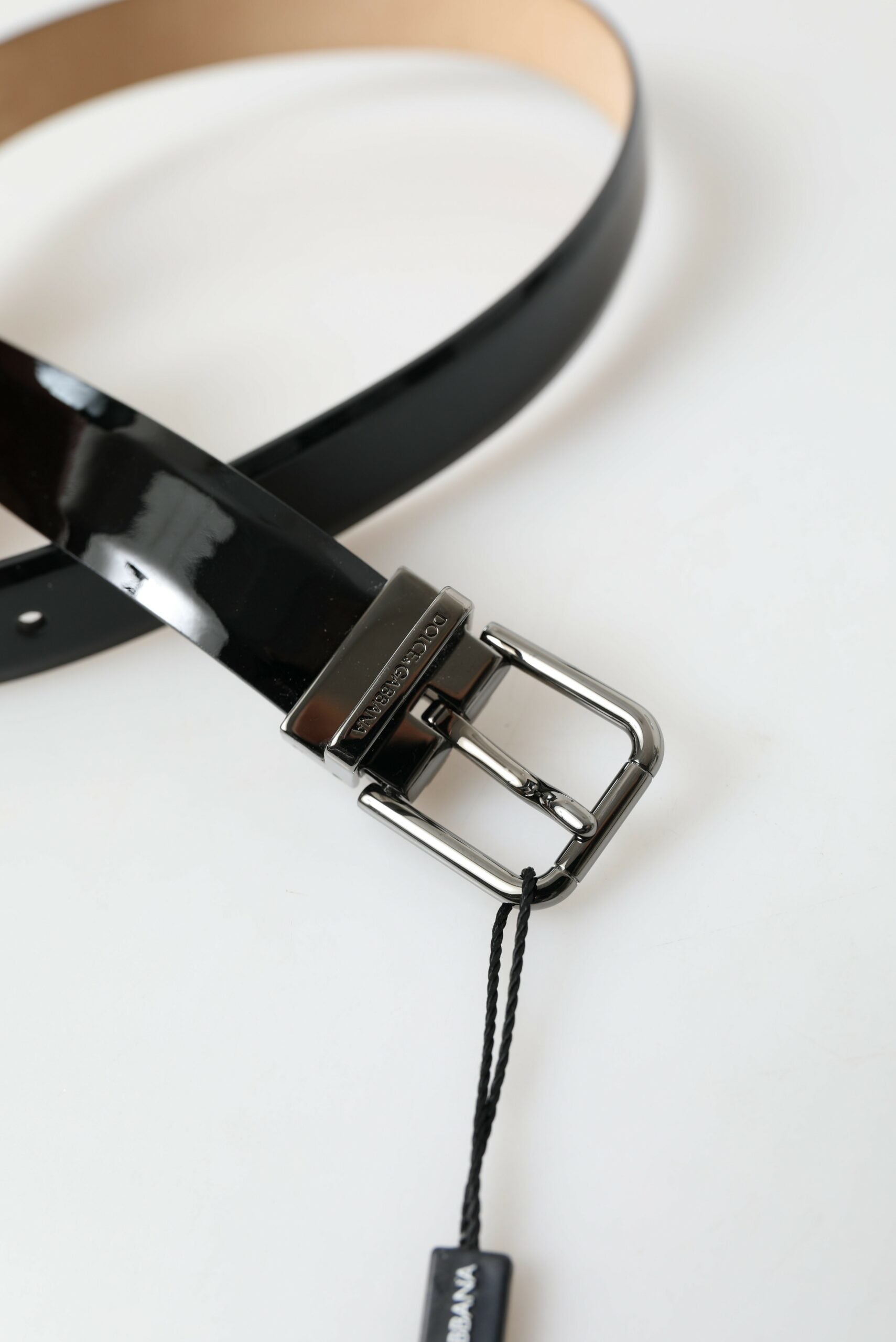 Dolce &amp; Gabbana Eleganter schwarzer Ledergürtel mit Metallschnalle