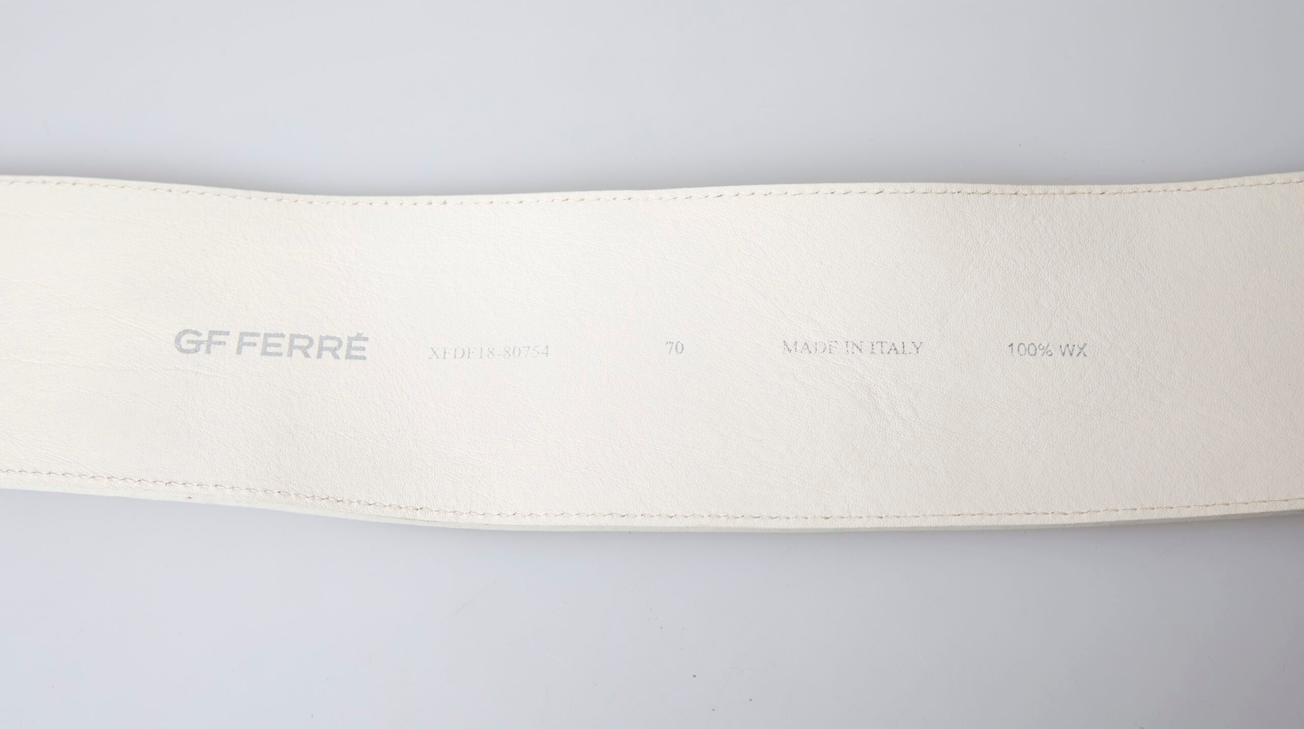 GF Ferre Chic – Modischer Gürtel mit Druckknöpfen in Off-White