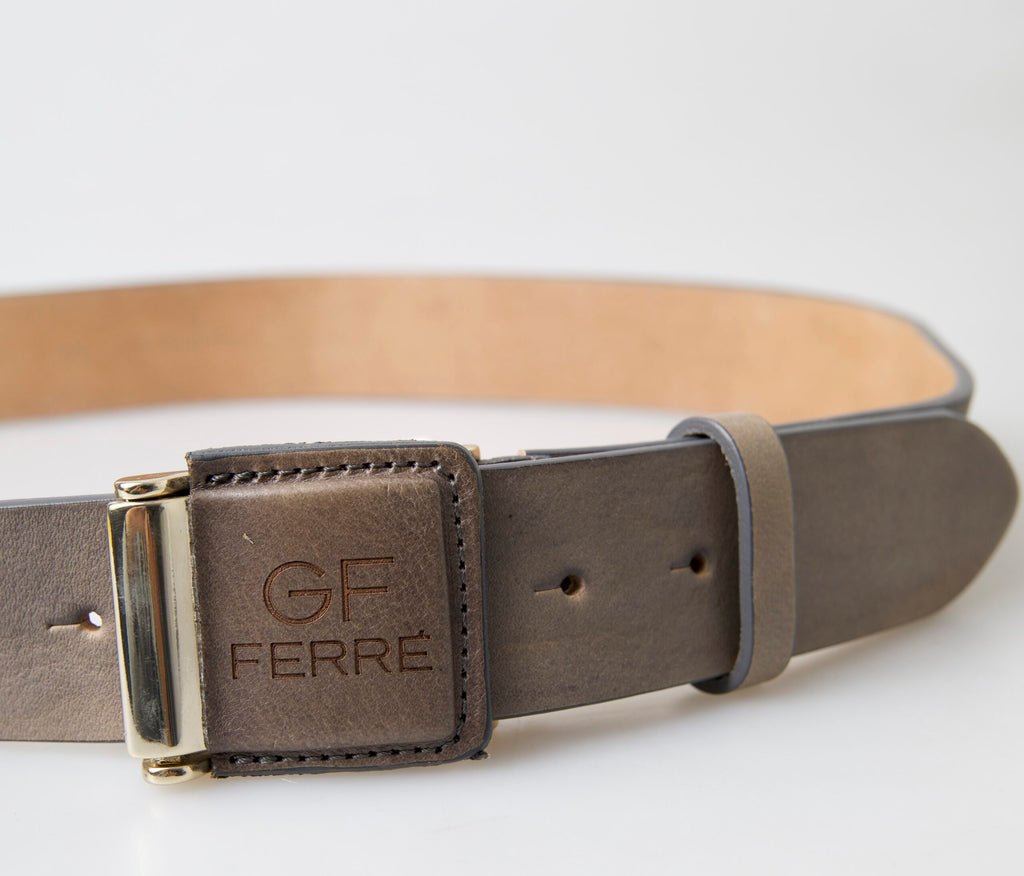 GF Ferre Eleganter Leder-Modegürtel mit gravierter Schnalle