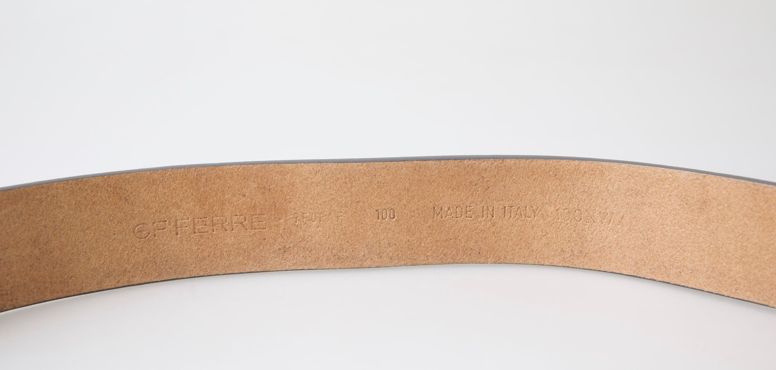 GF Ferre Eleganter Leder-Modegürtel mit gravierter Schnalle