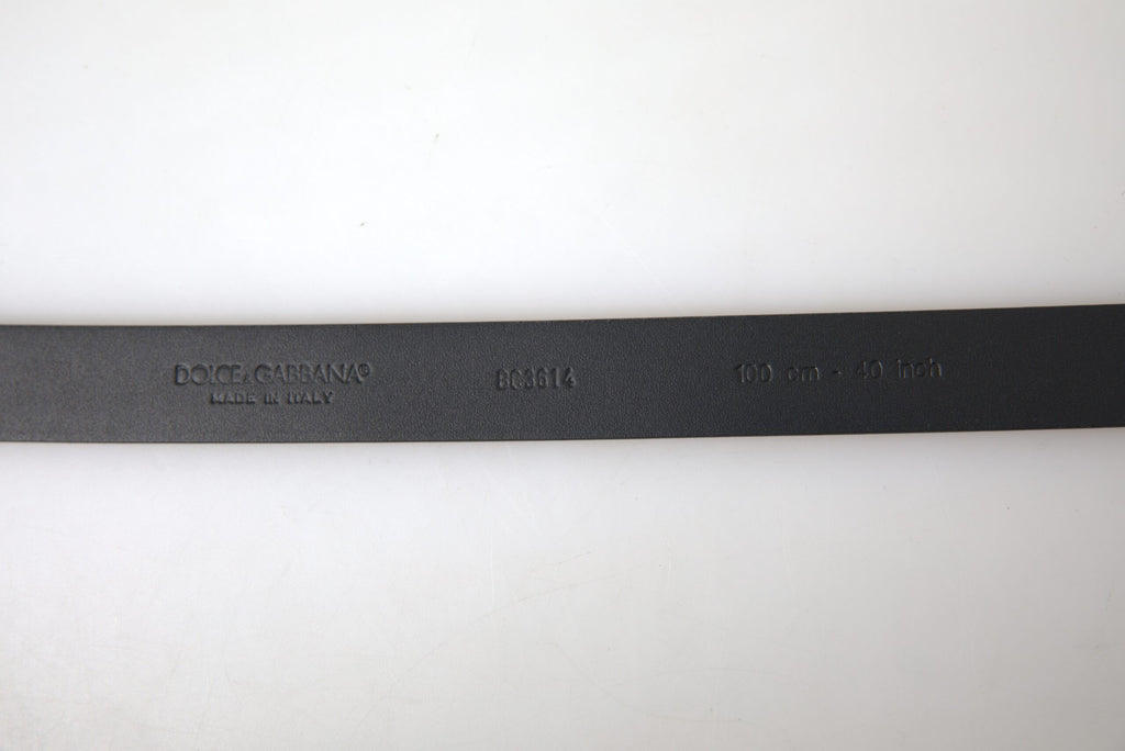 Dolce &amp; Gabbana Eleganter bordeauxfarbener Ledergürtel mit Metallschnalle