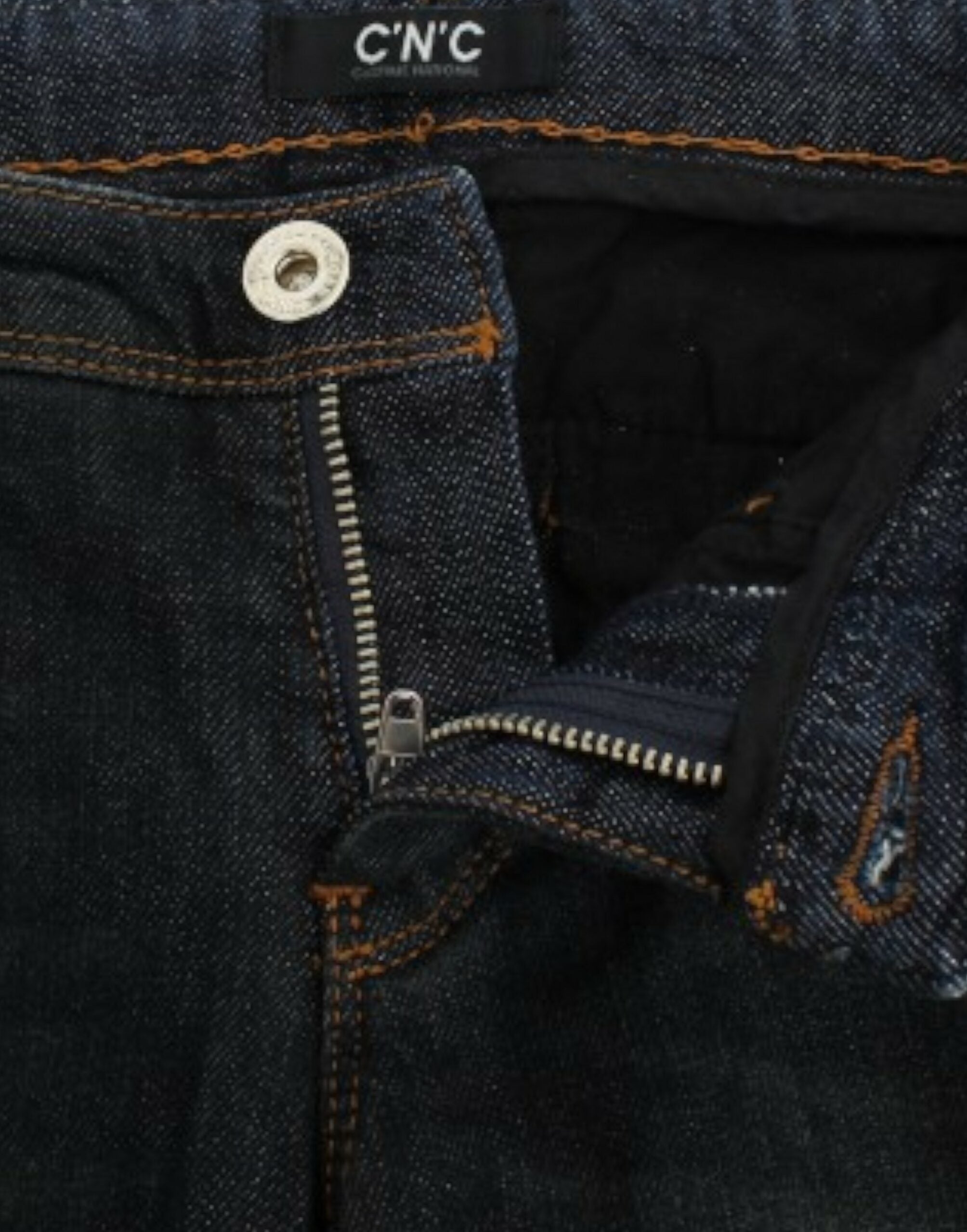 Costume National Chic Blau Slim Fit Denim Delight