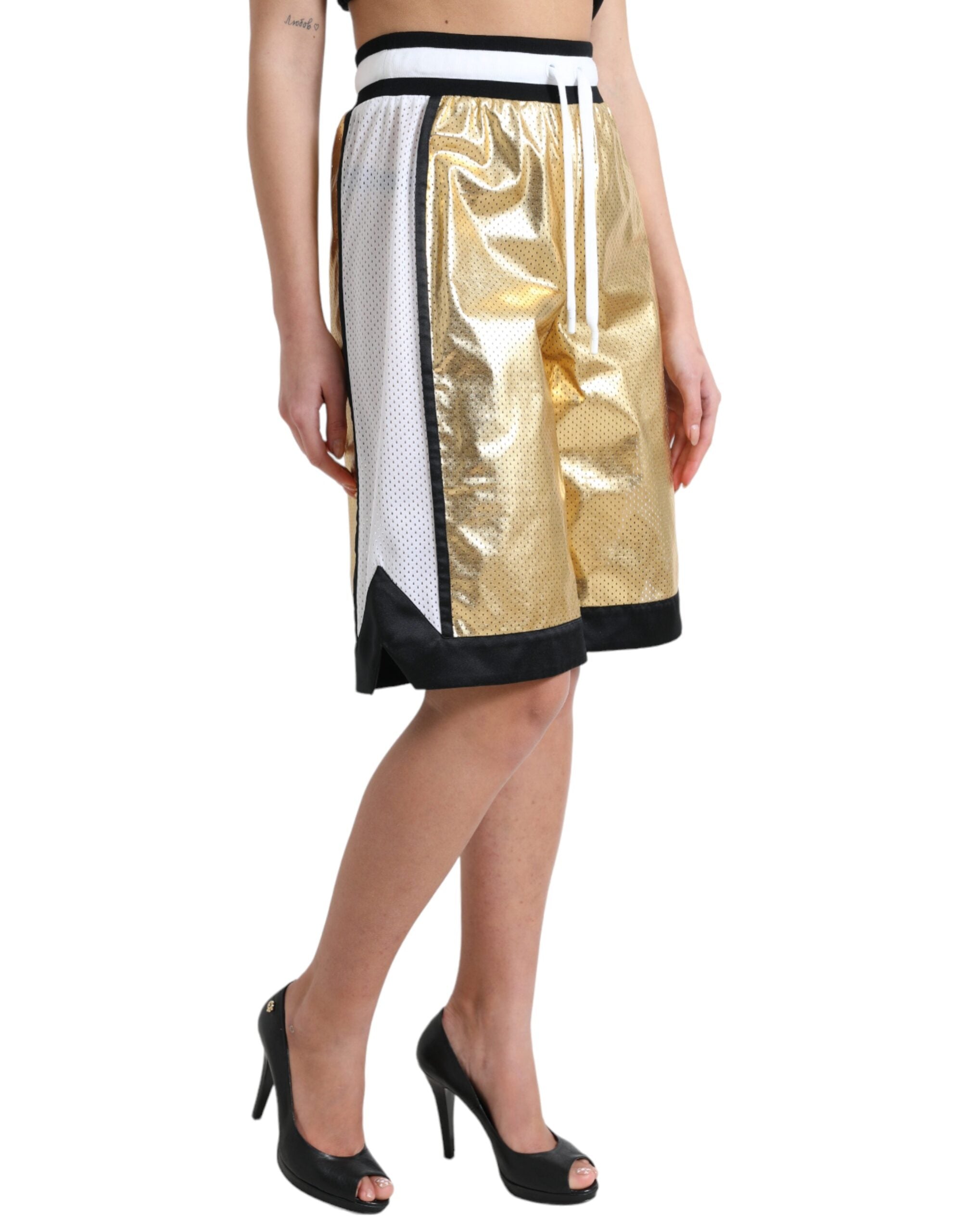 Dolce &amp; Gabbana Erhabene Eleganz: Goldene Shorts mit hoher Taille