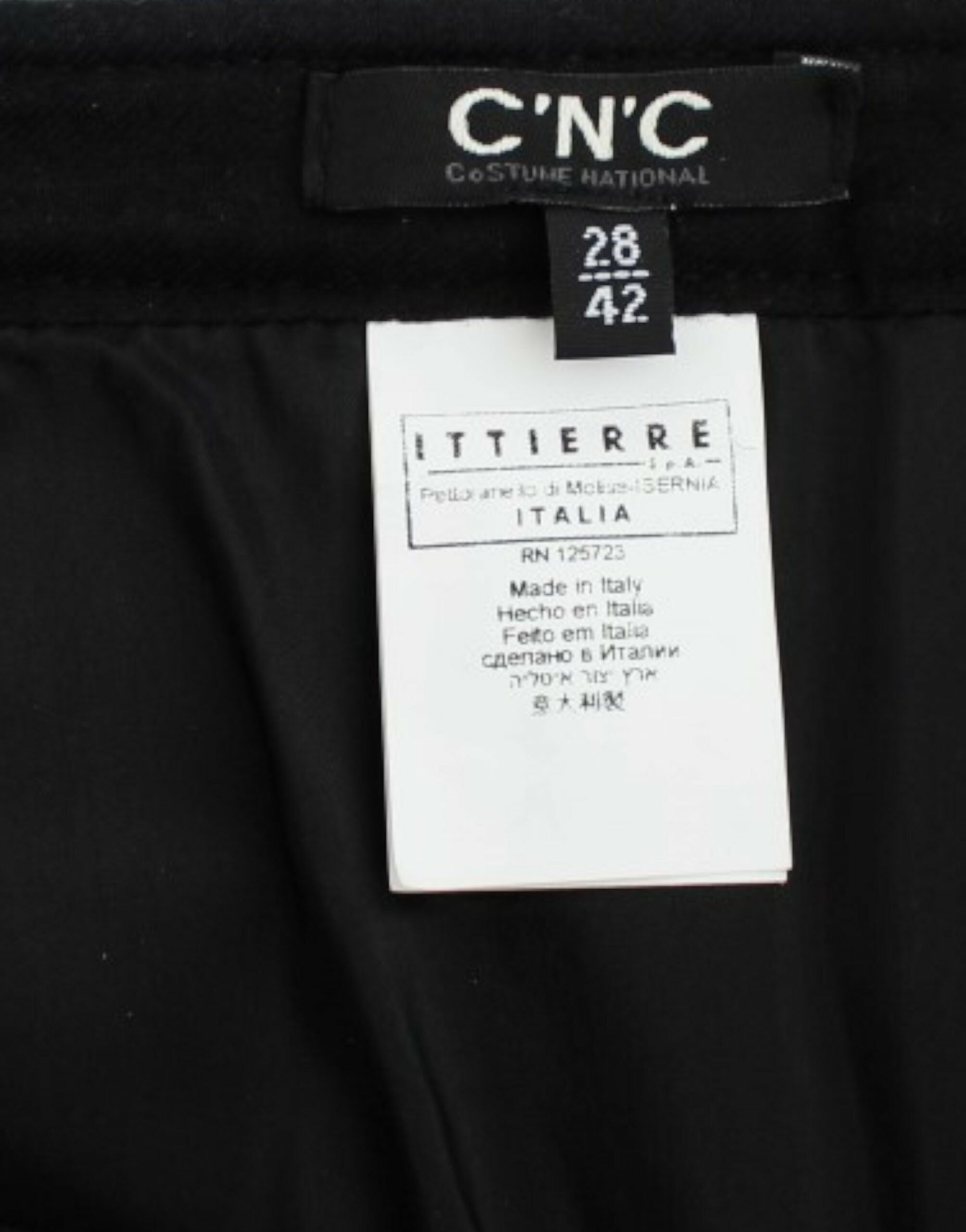 Schicker karierter Minirock von Costume National für Eleganz von Tag bis Nacht