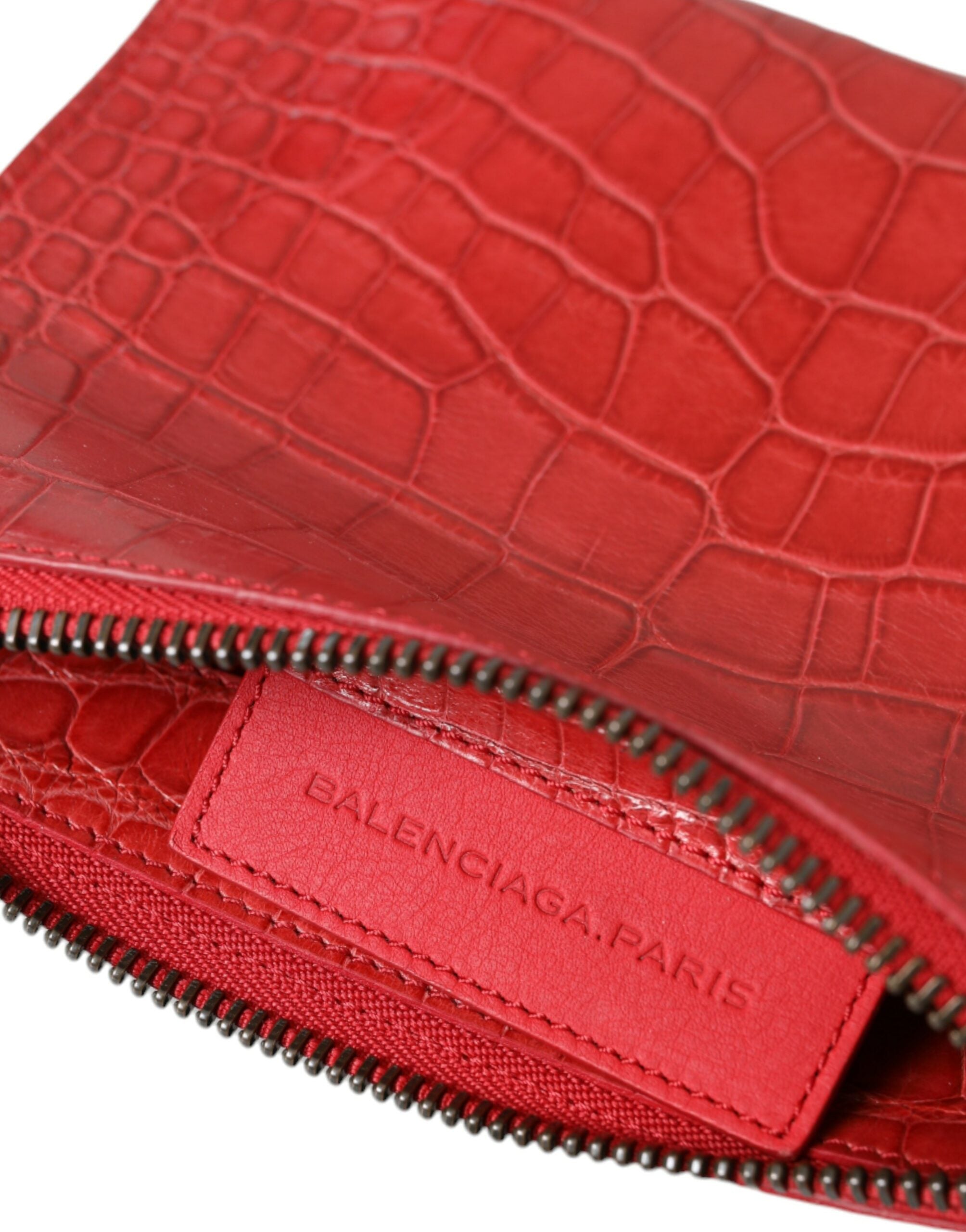 Balenciaga Exotische rote Clutch aus Alligatorleder