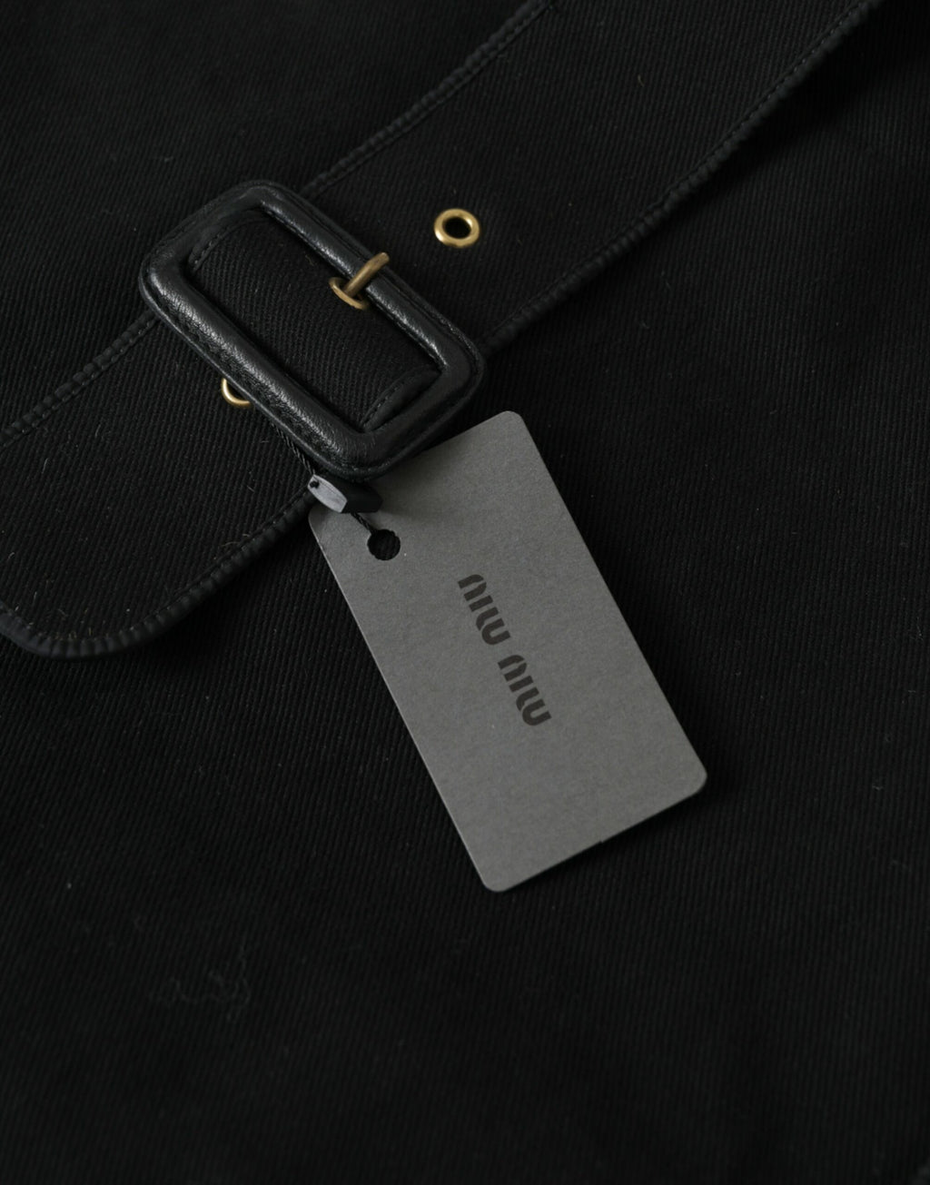 Miu Miu Chic – Schwarze Denim-Tasche für Eleganz im Alltag