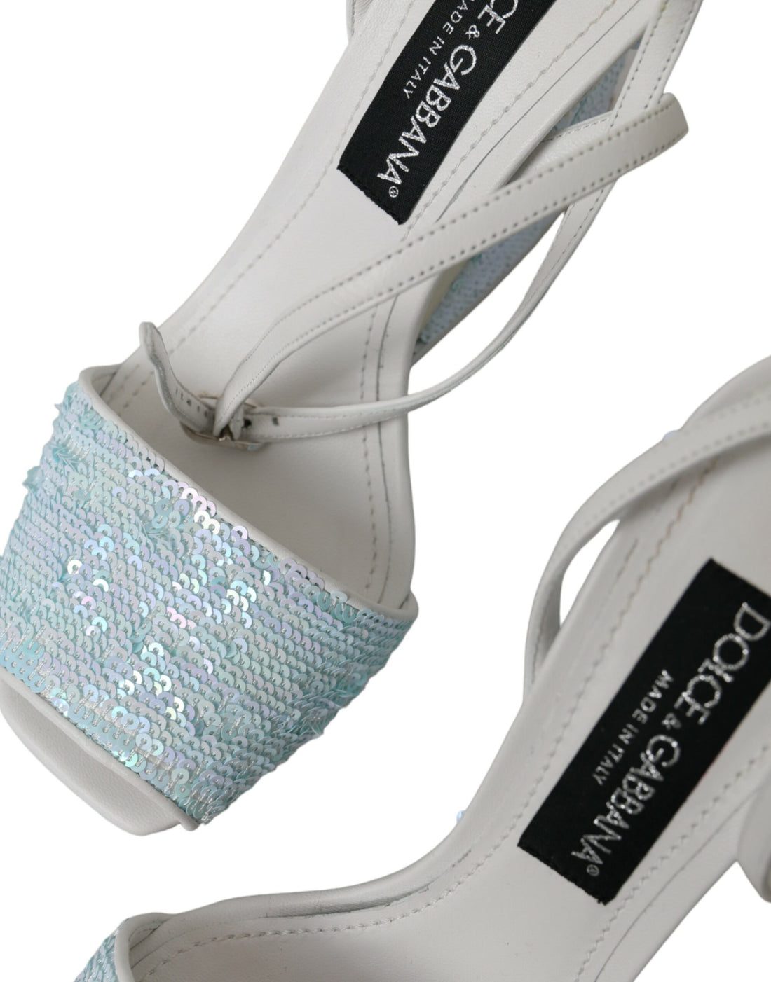 Dolce &amp; Gabbana Hellblaue Sandalen mit Knöchelriemen und Pailletten