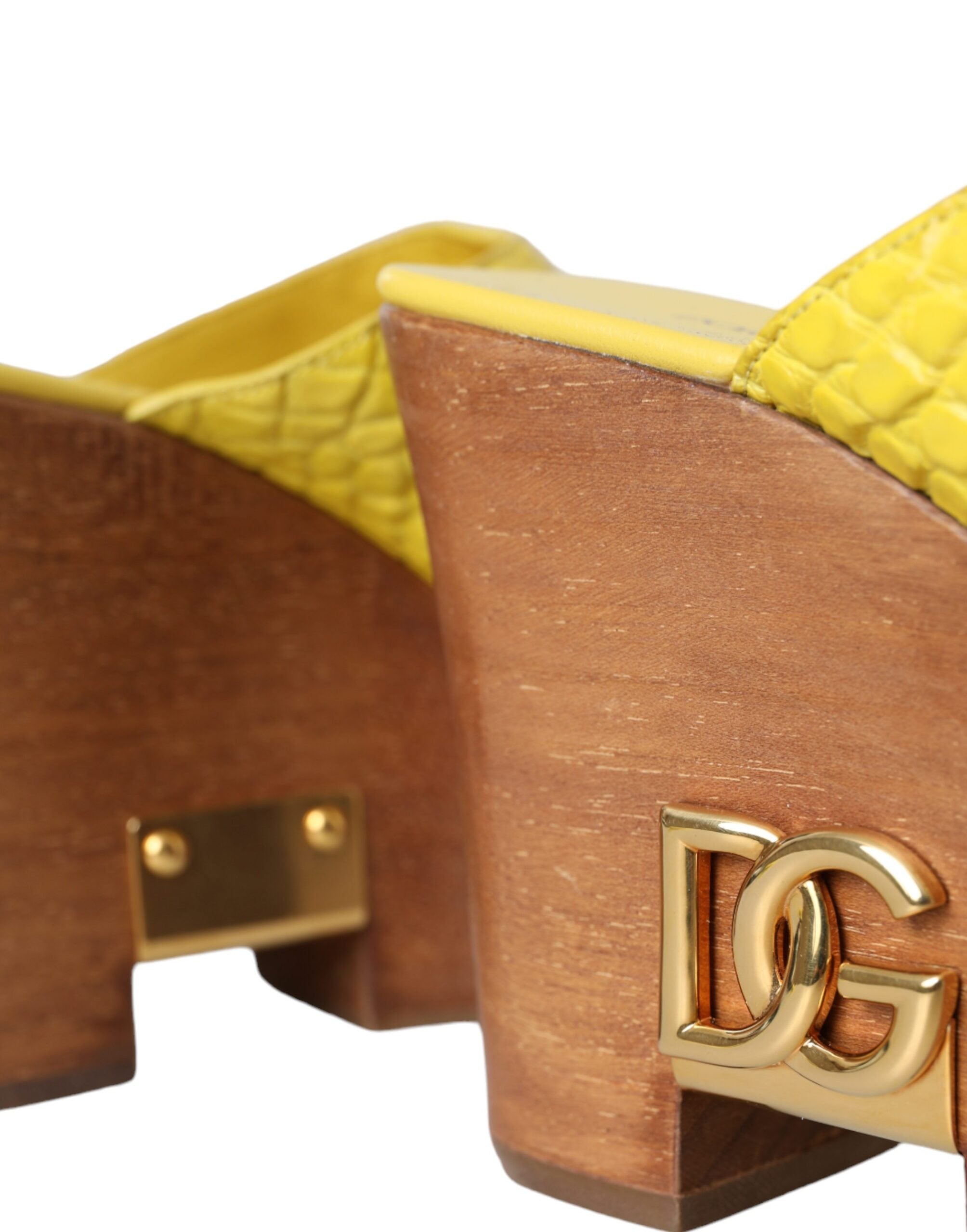 Dolce &amp; Gabbana – Pantoletten mit Keilabsatz aus gelbem Leder und Holz