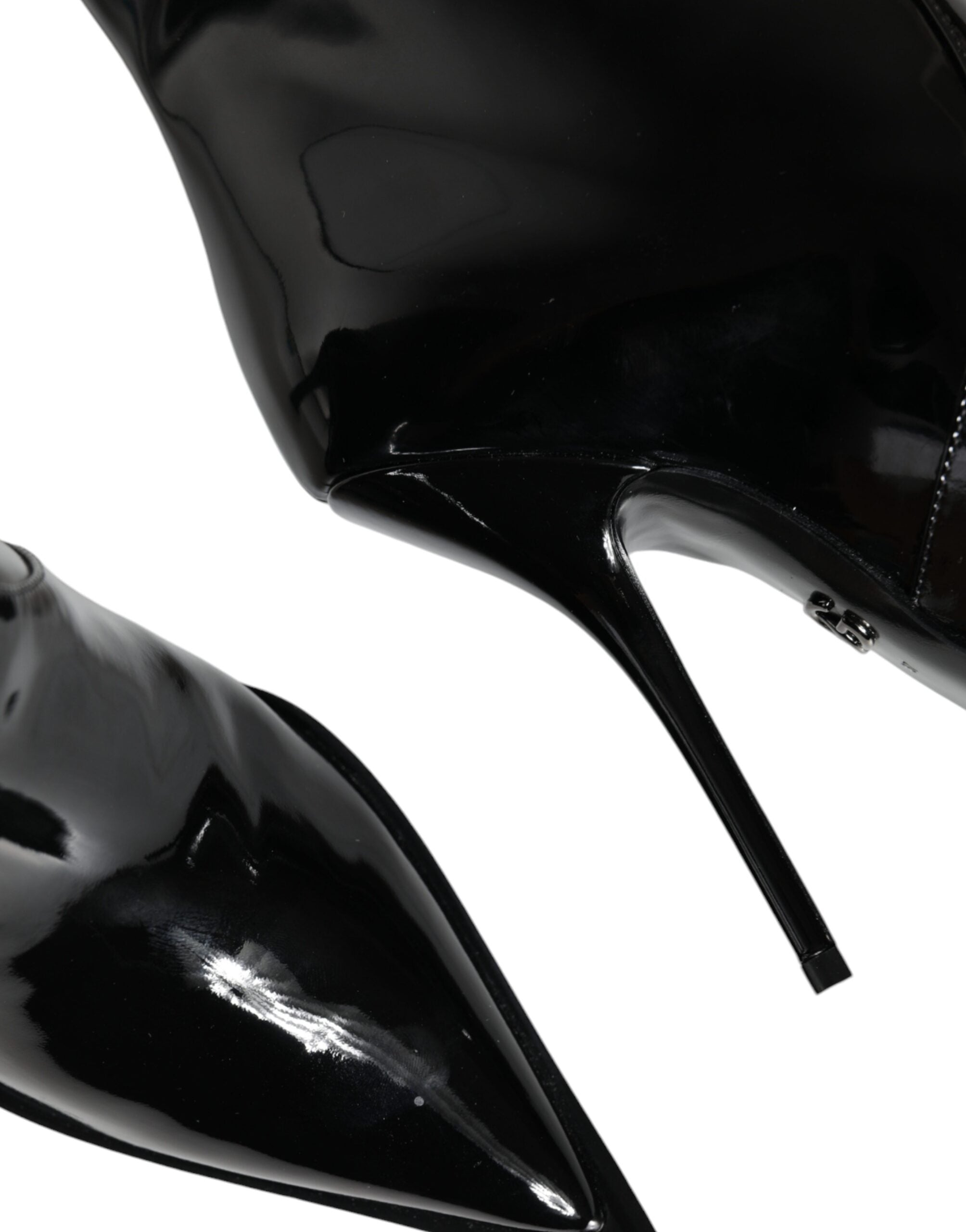 Dolce &amp; Gabbana – Wadenhohe Stiefel aus schwarzem Lackleder