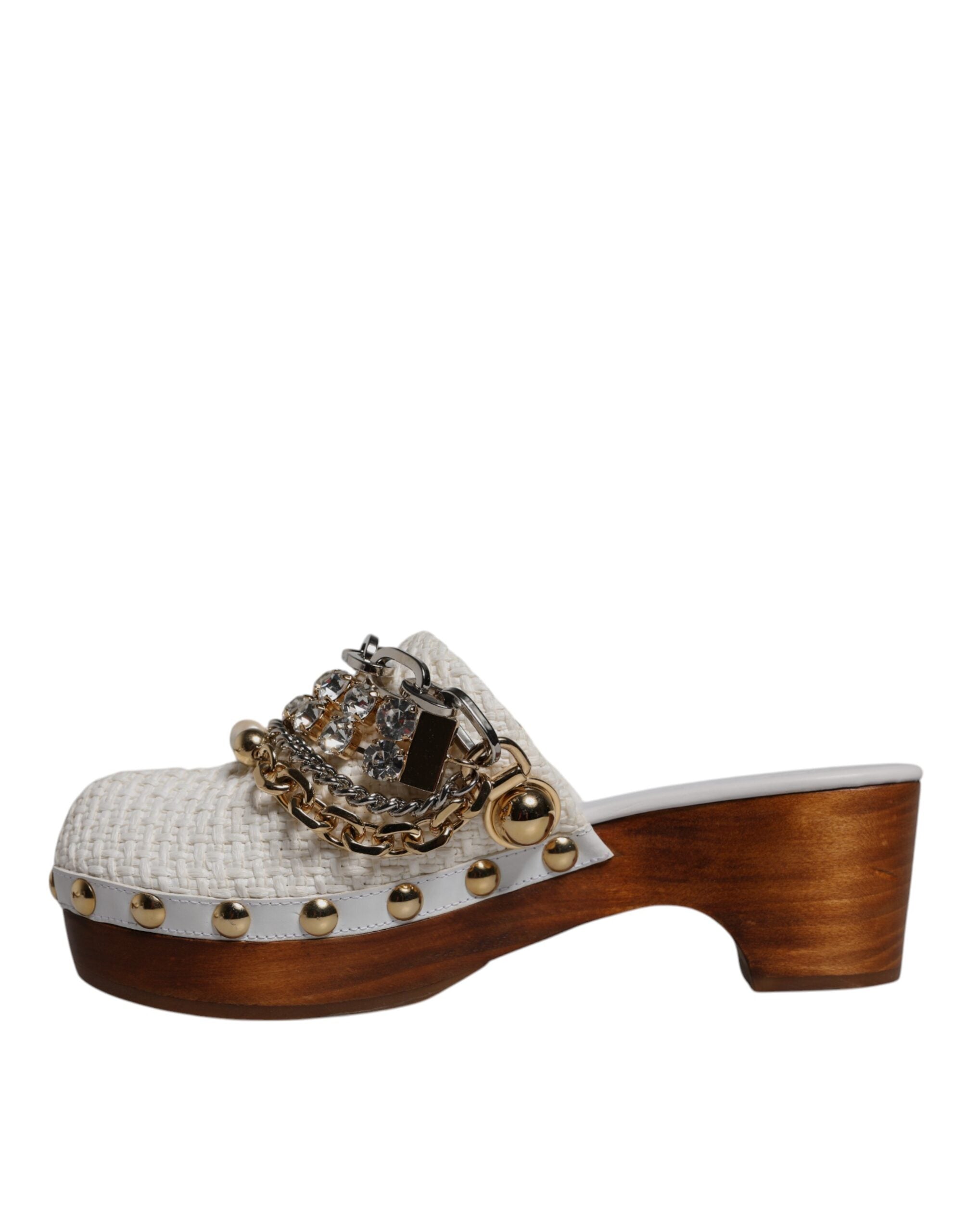 Dolce &amp; Gabbana Weiße Raffia Clogs mit Schmucksteinen besetzte Sandalen mit Kette