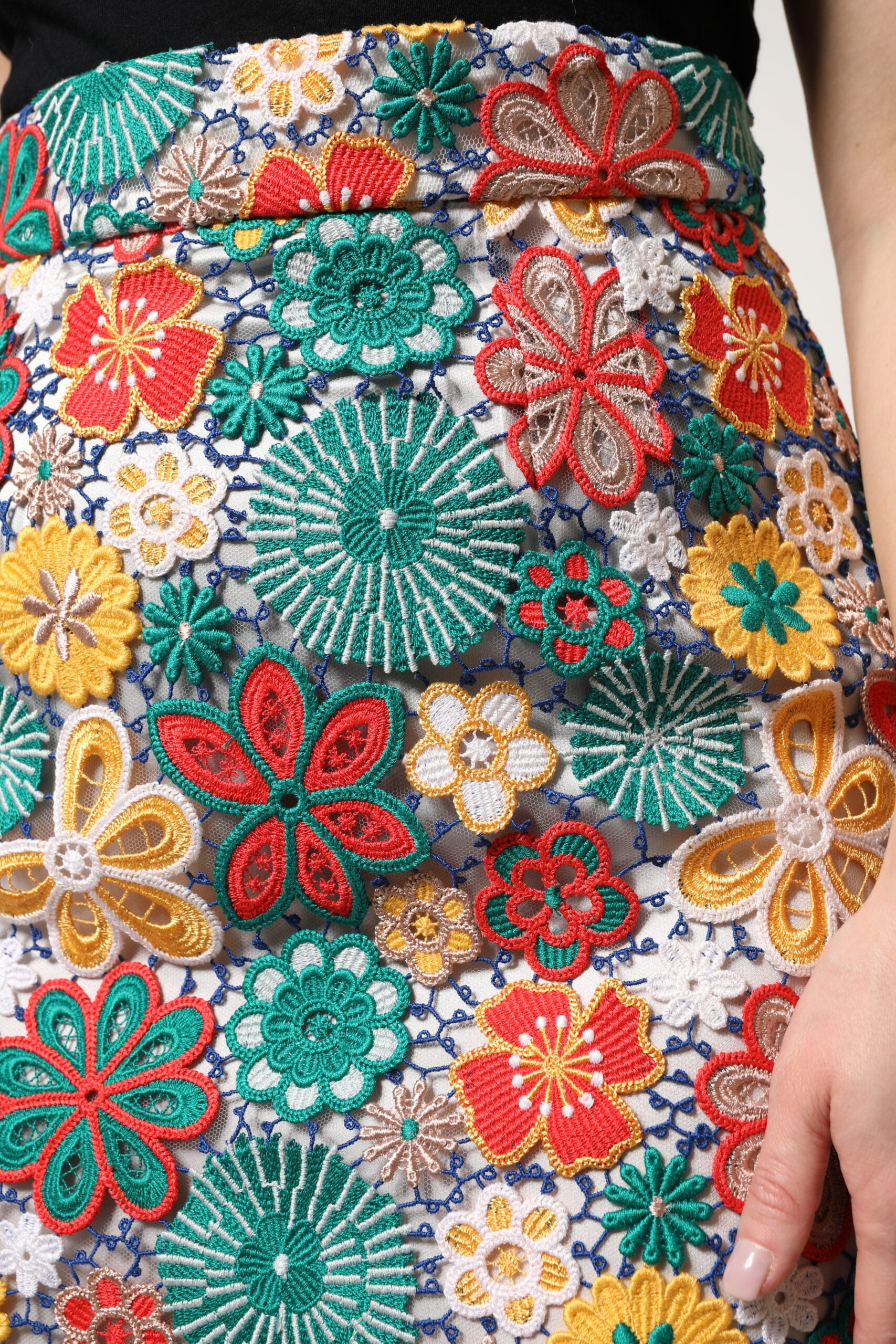 Dolce &amp; Gabbana Mehrfarbiger Minirock mit hoher Taille und Blumenspitze