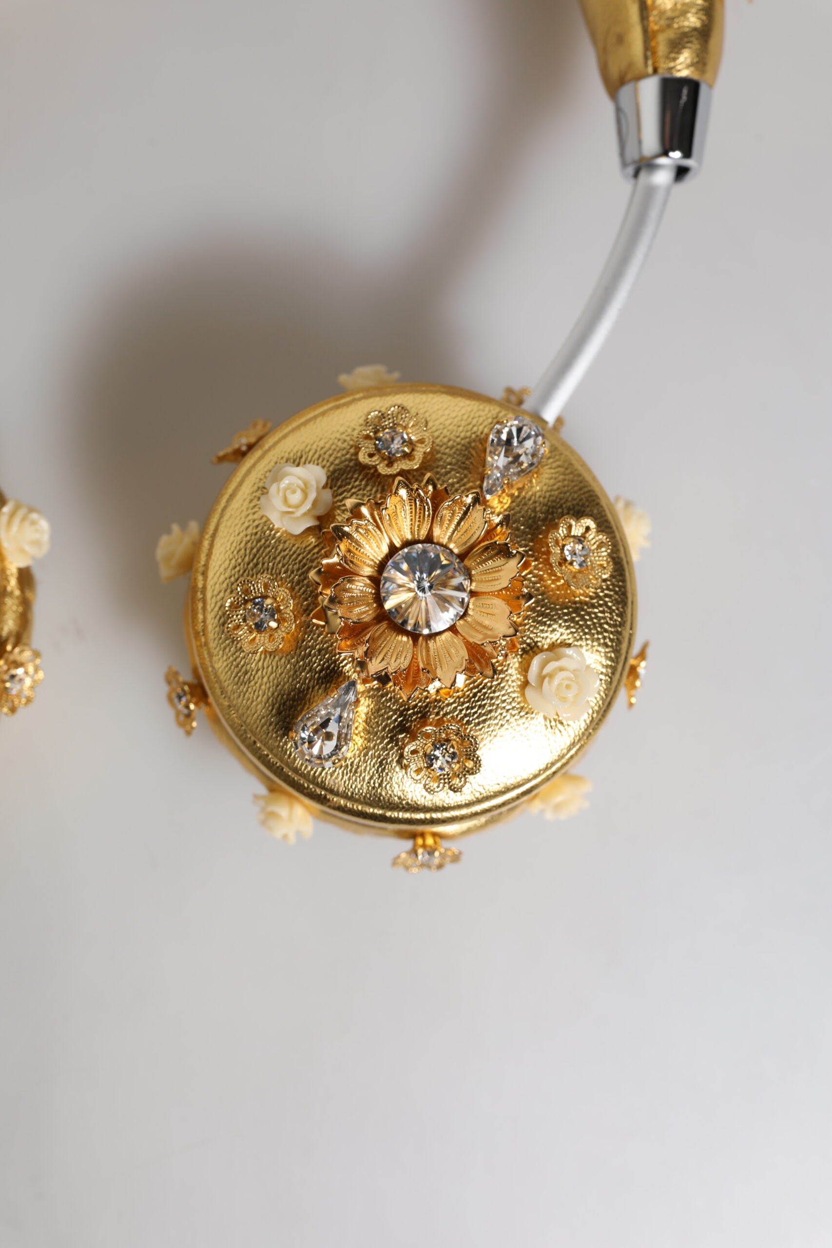Dolce &amp; Gabbana – Kopfhörer „Engel“ aus goldenem Leder mit Blumenmuster und Kristallen