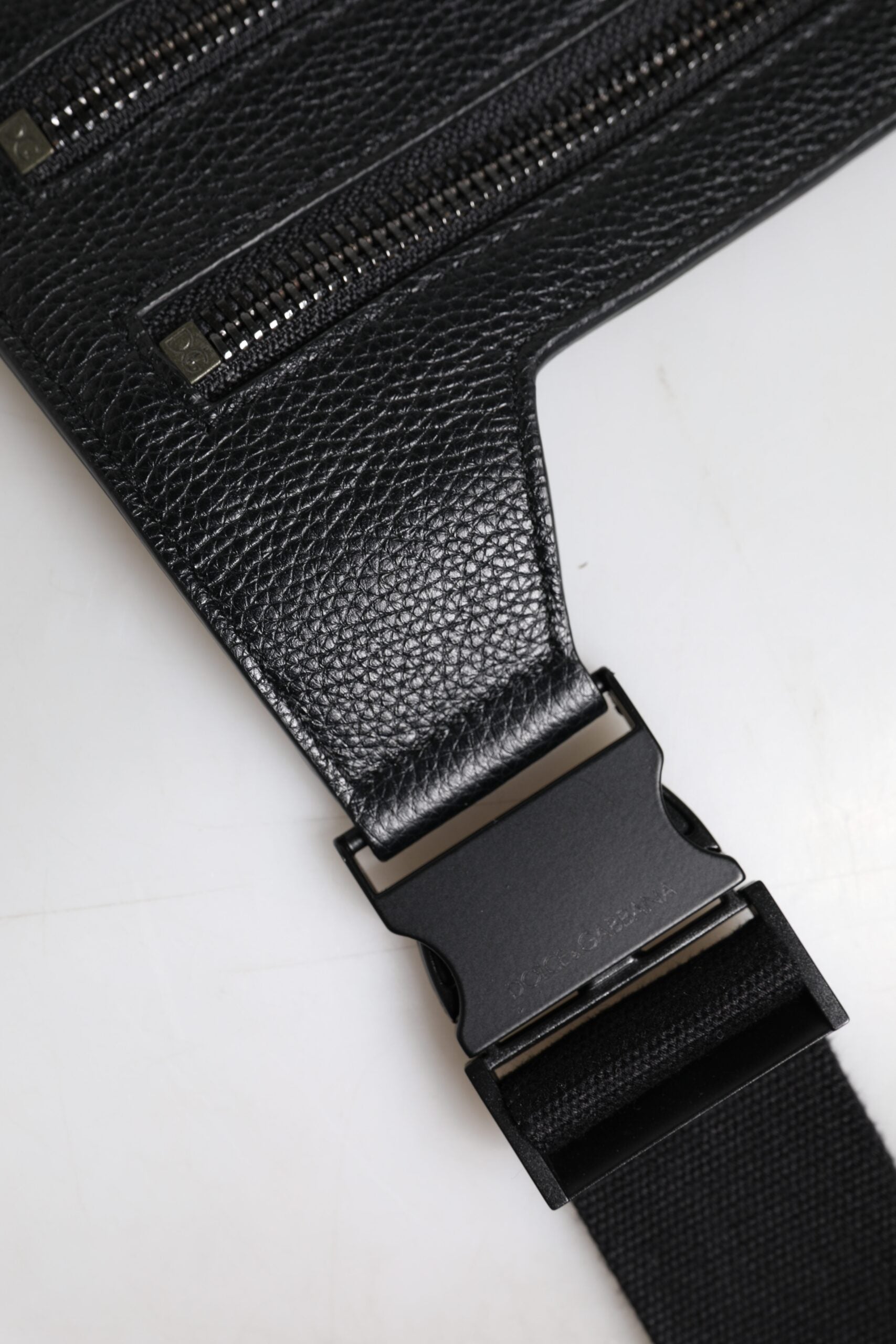 Dolce &amp; Gabbana – Messenger-Umhängetasche aus schwarzem Kalbsleder